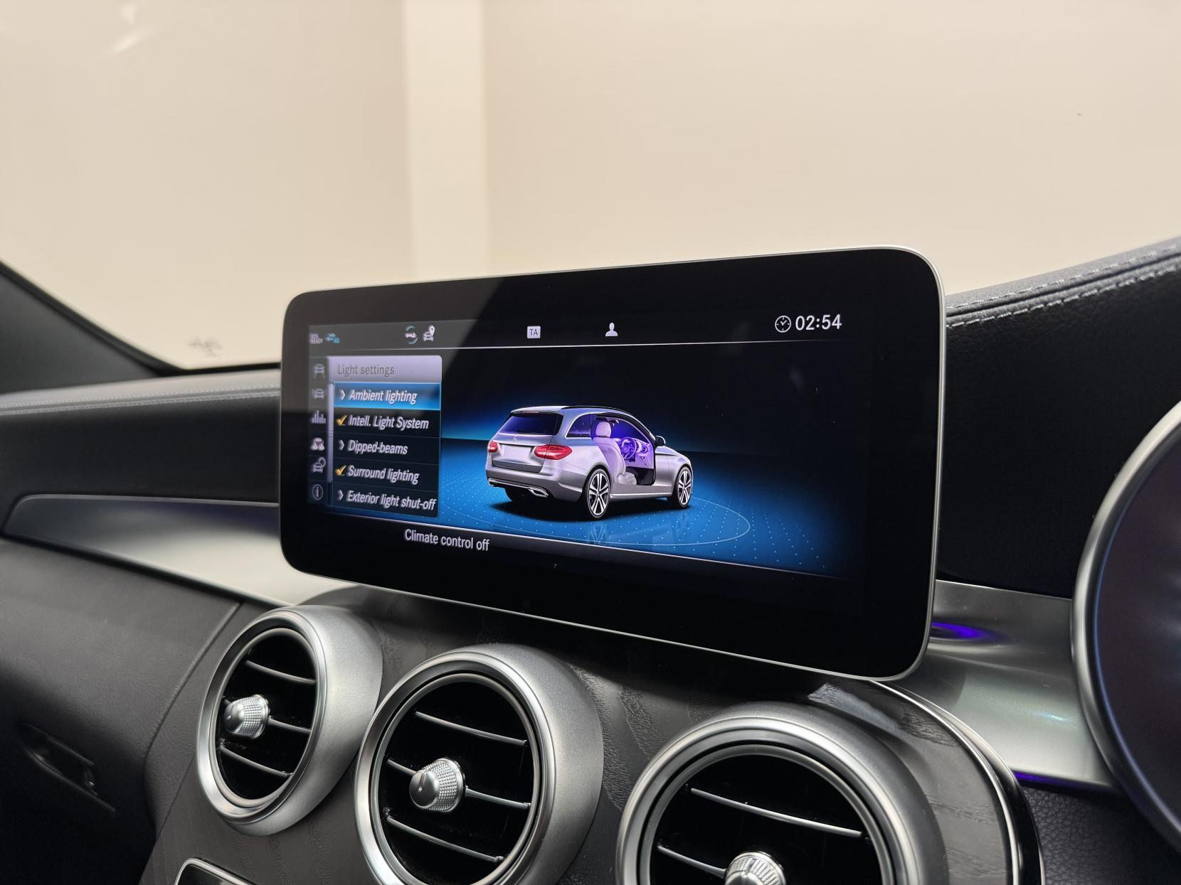 Mercedes-Benz C Class view 34