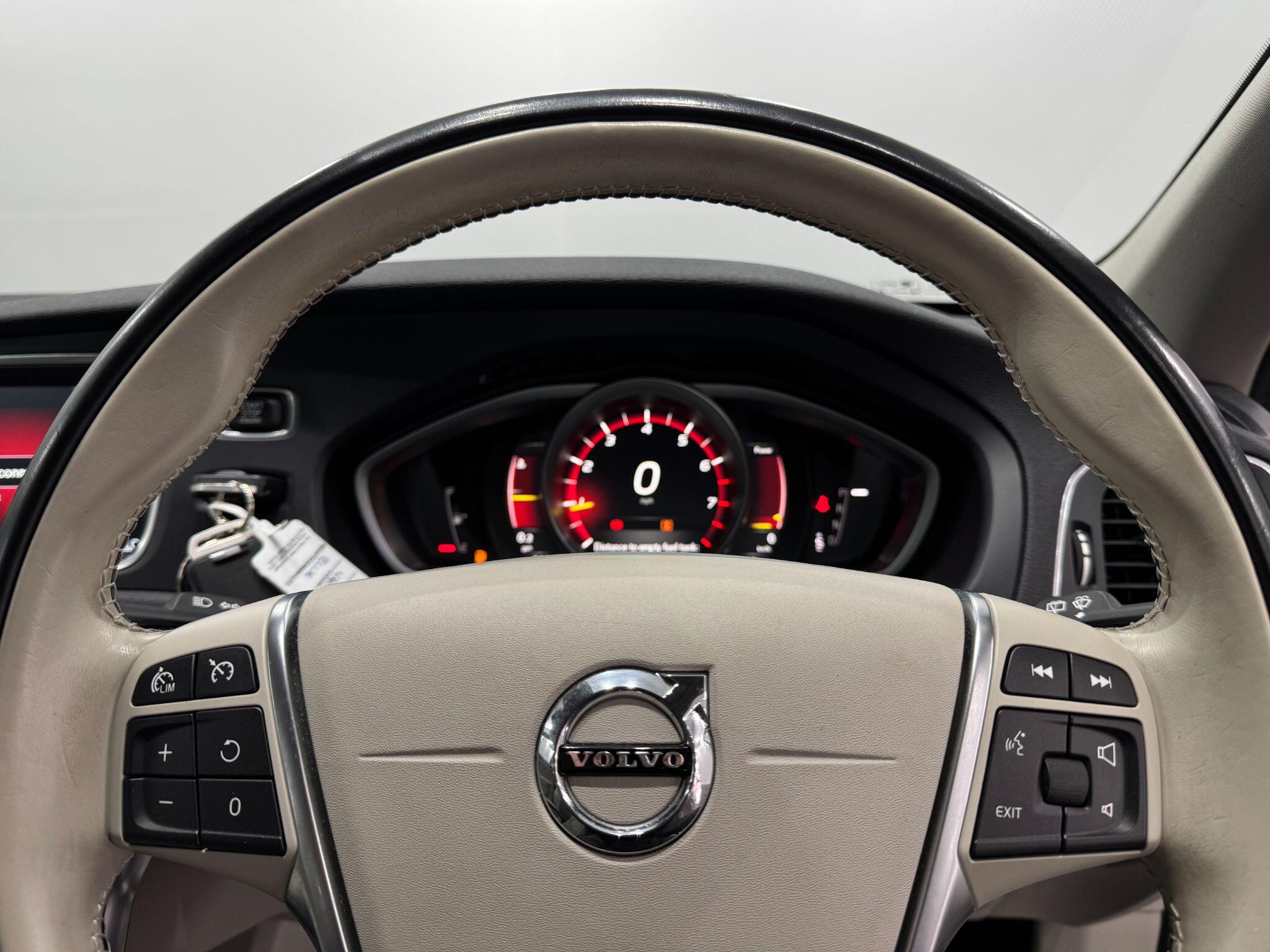 Volvo V40 view 27