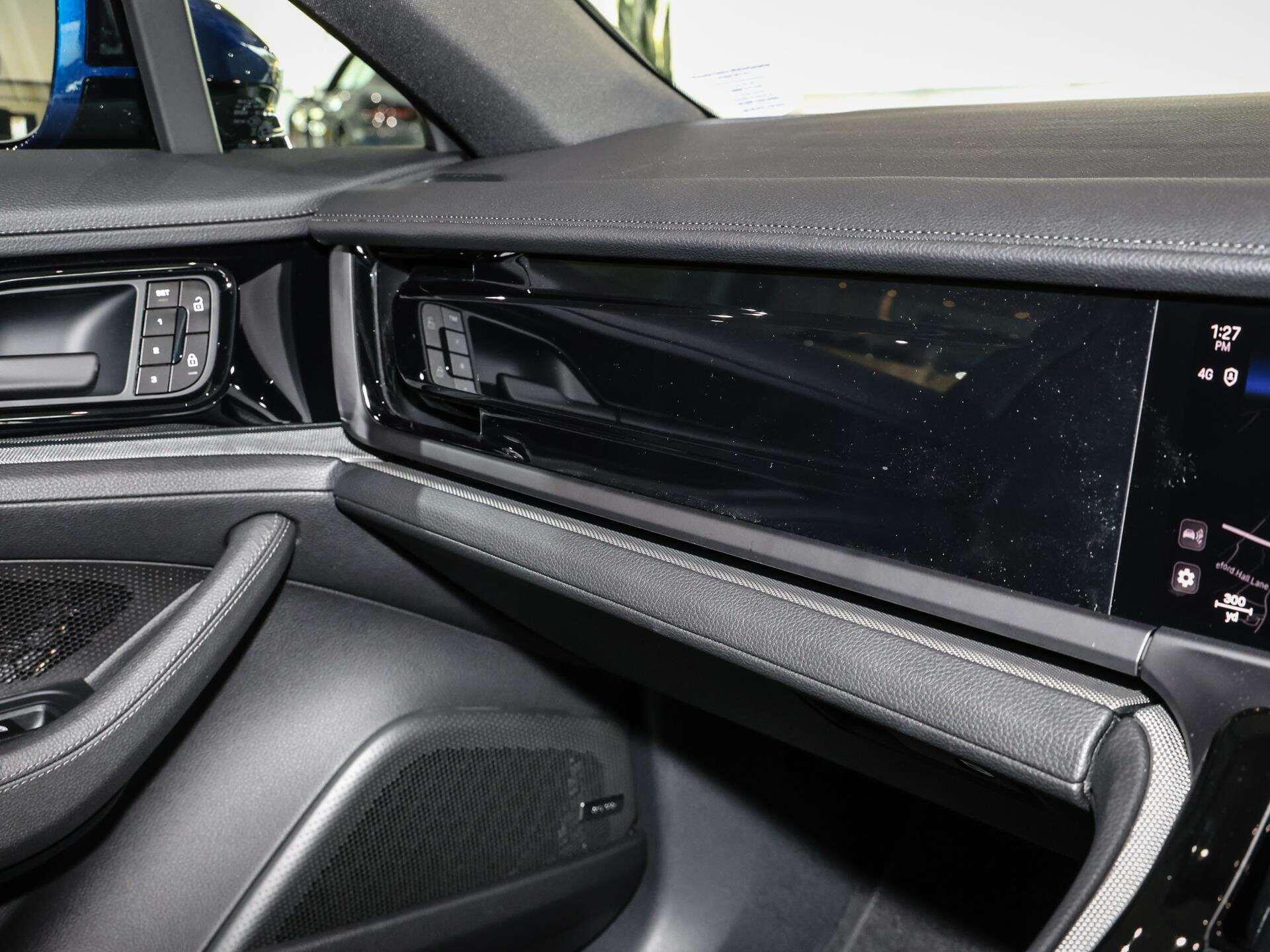 Porsche Panamera view 26