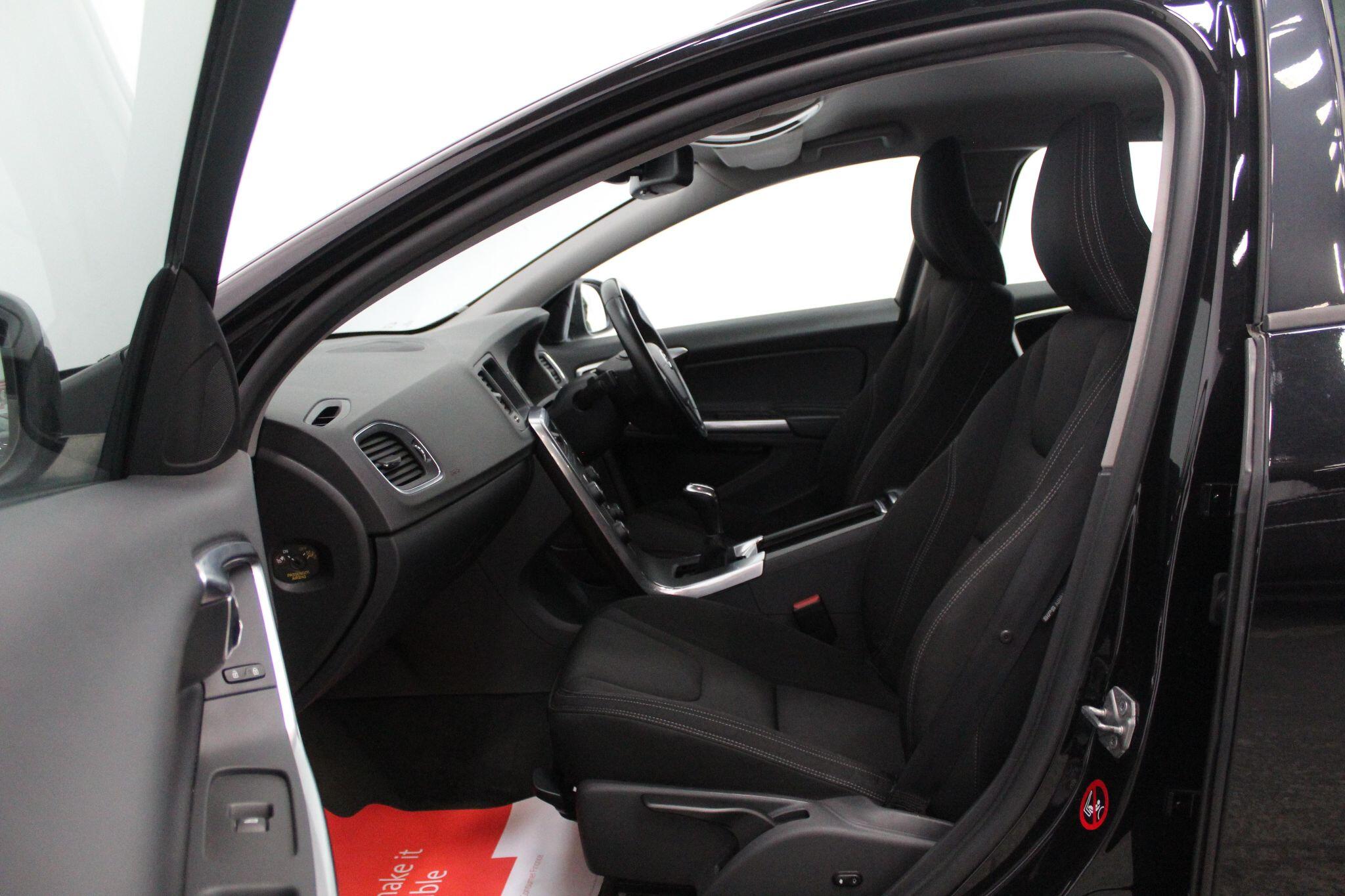 Volvo V60 view 48