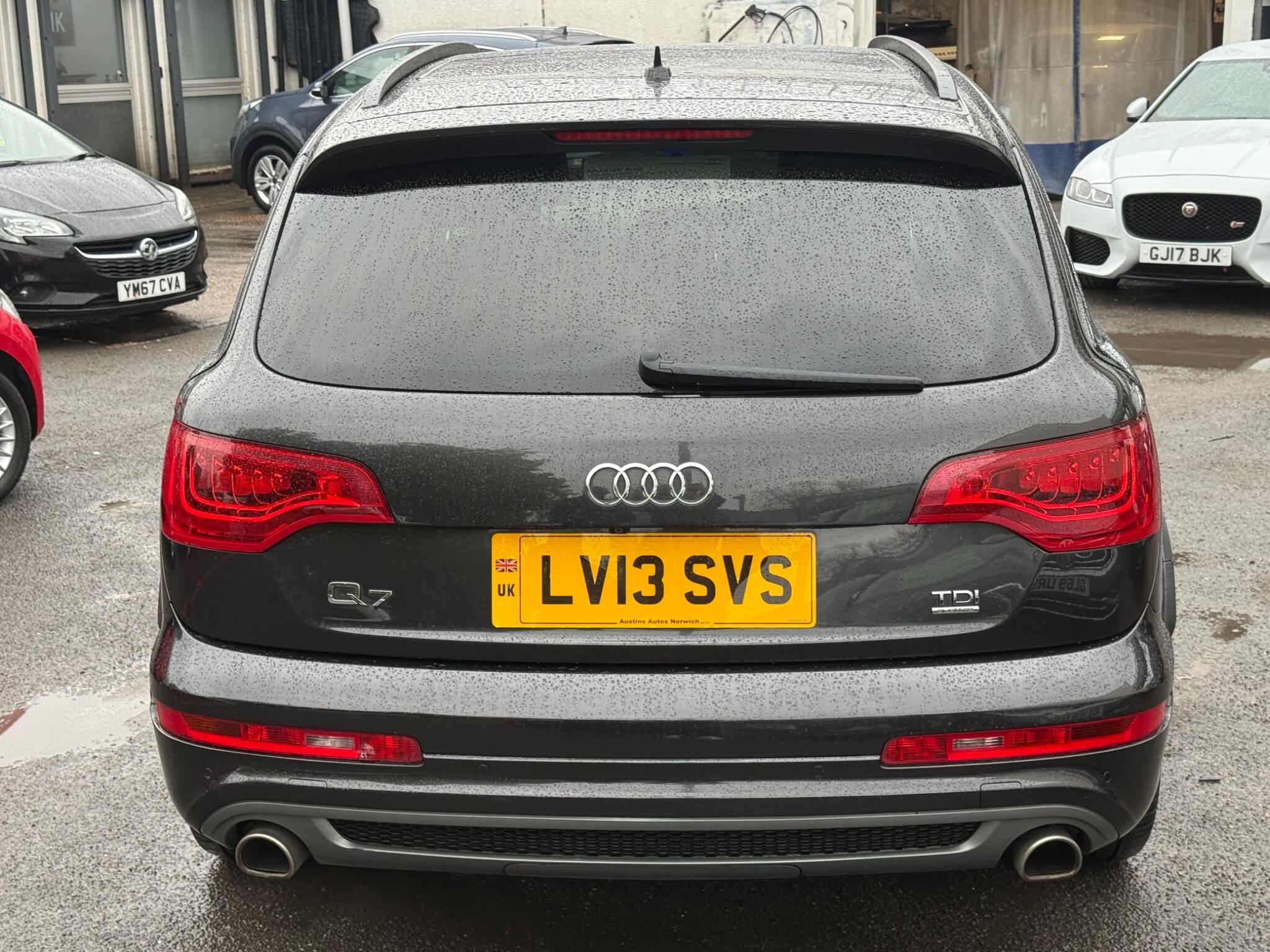 Audi Q7 - Image 13
