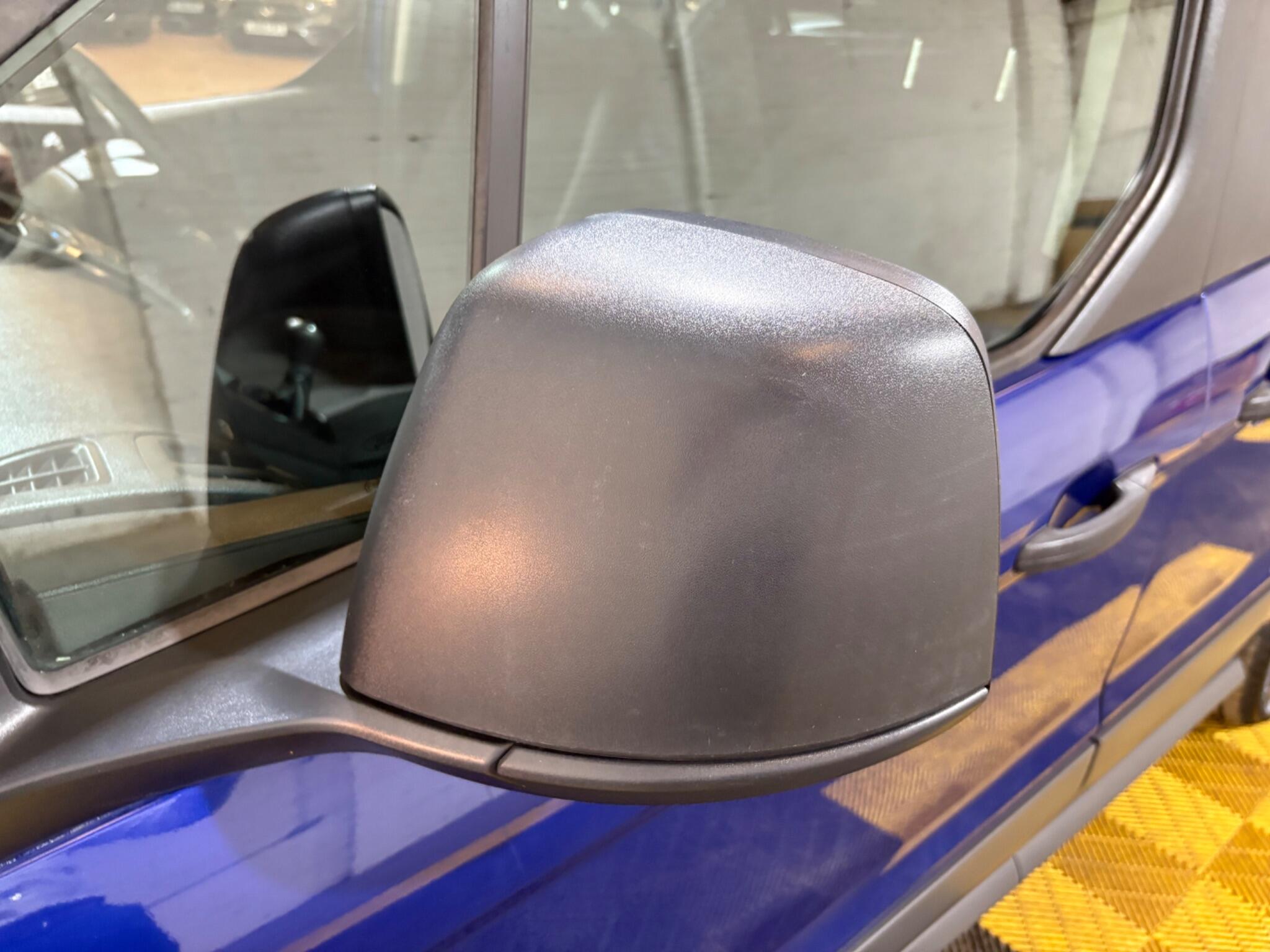 Ford Tourneo Connect view 66
