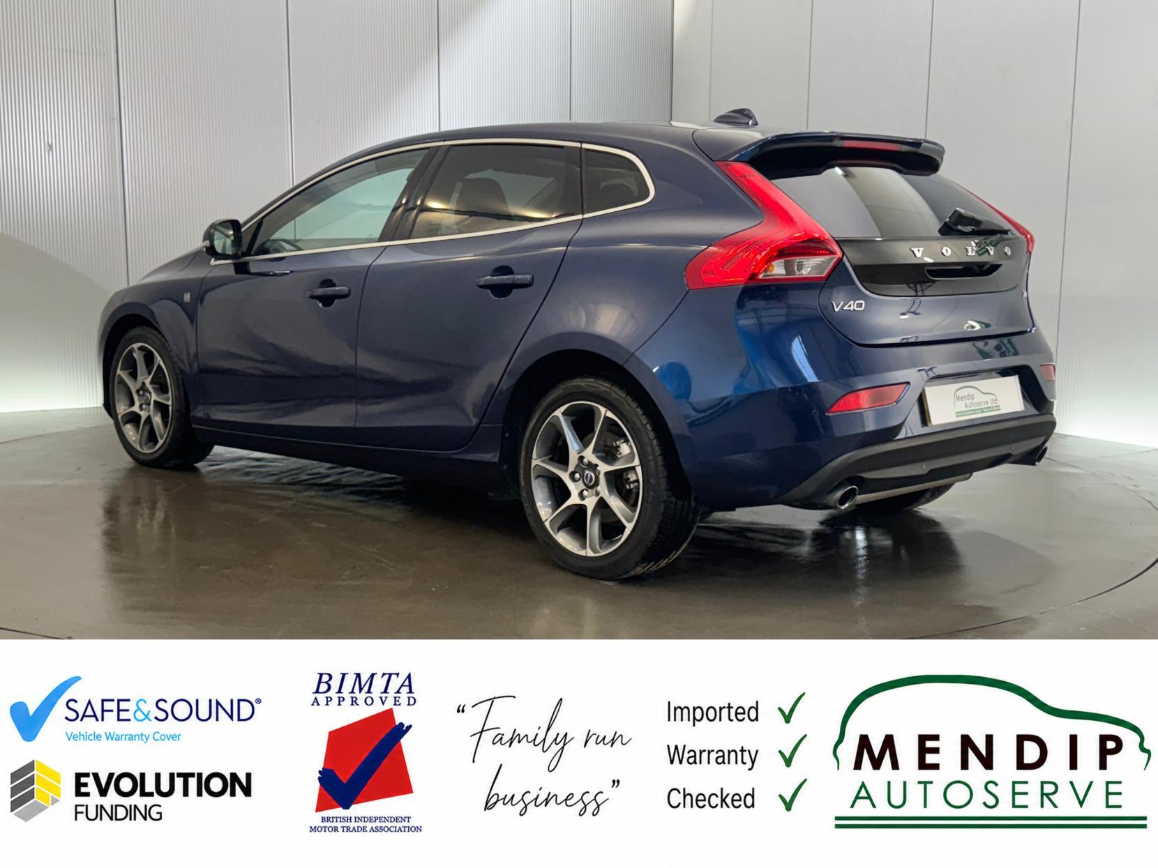 Volvo V40 view 16