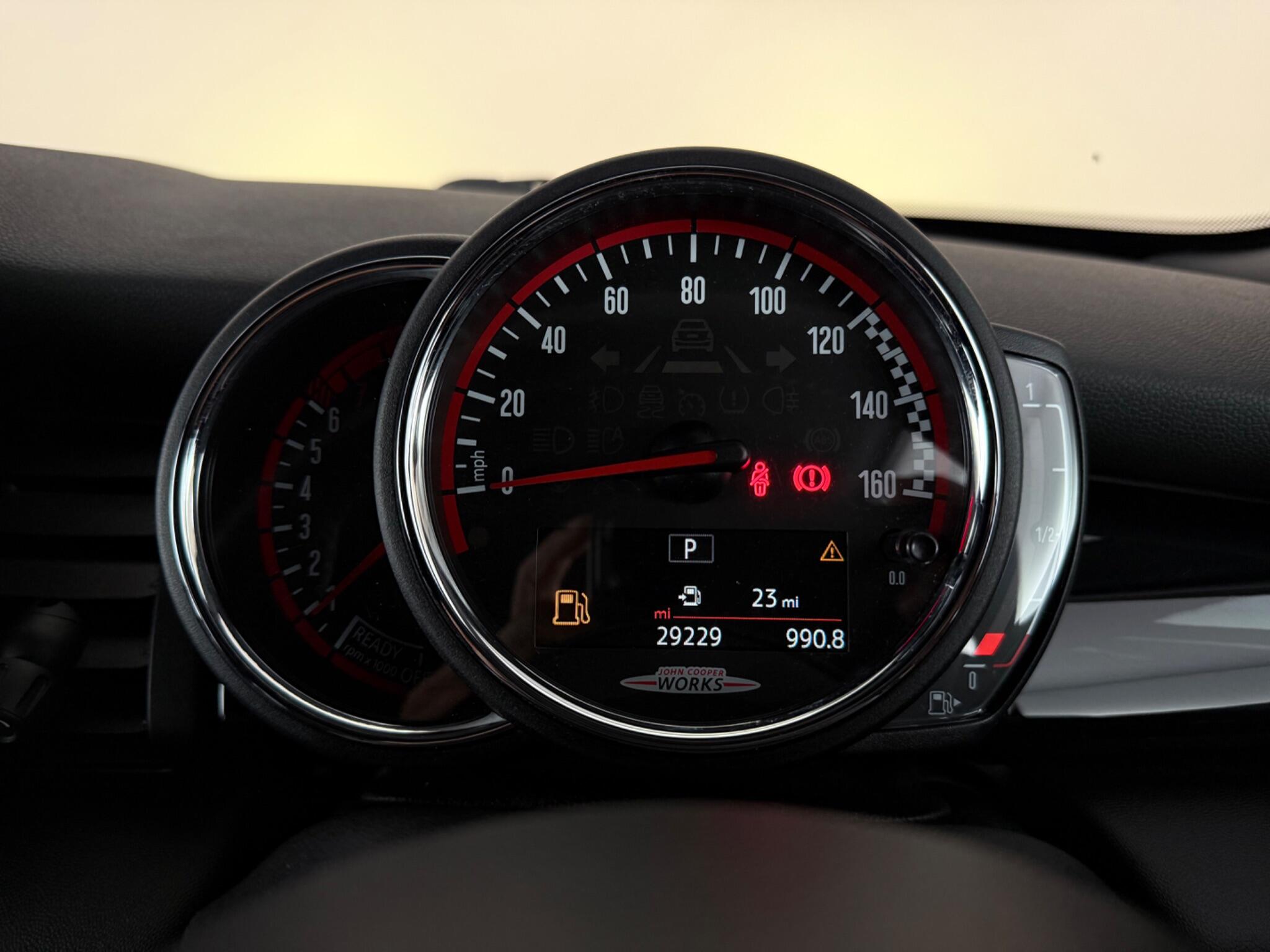 Mini Hatch view 14