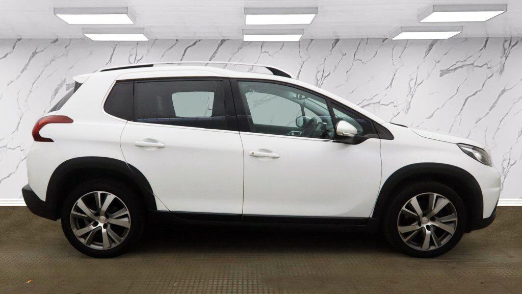 Peugeot 2008 view 8