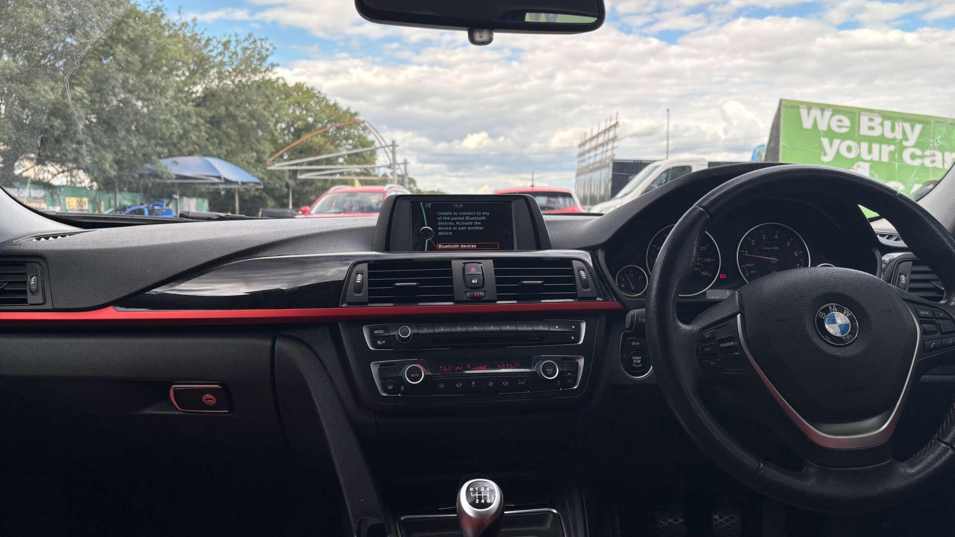 BMW 3 Series view 33