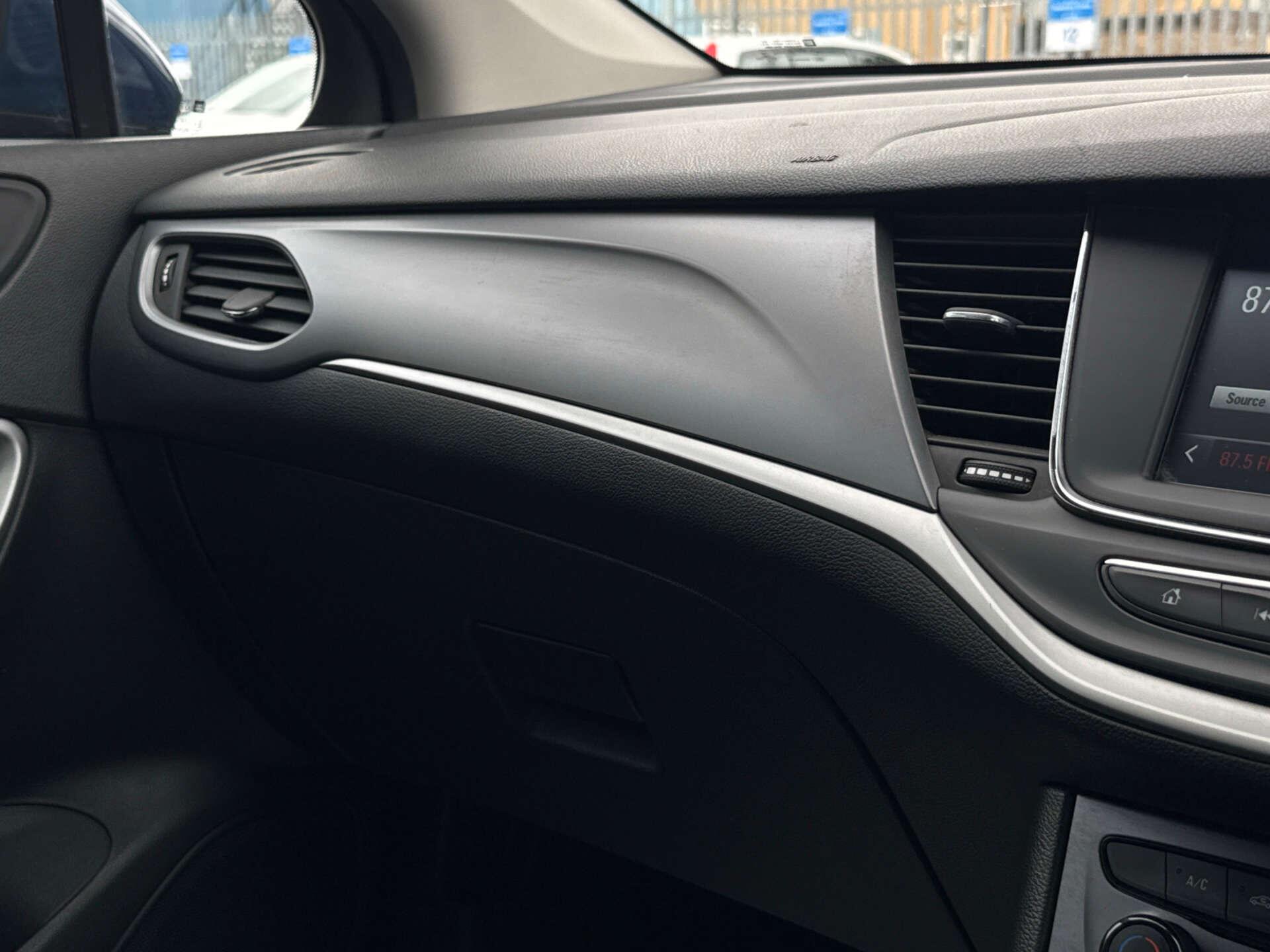 Vauxhall Astra view 60