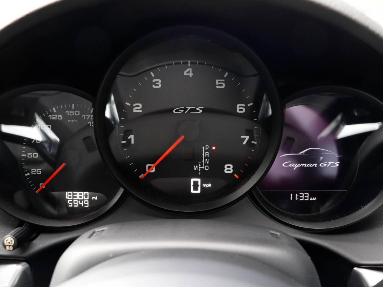 Porsche Cayman view 16
