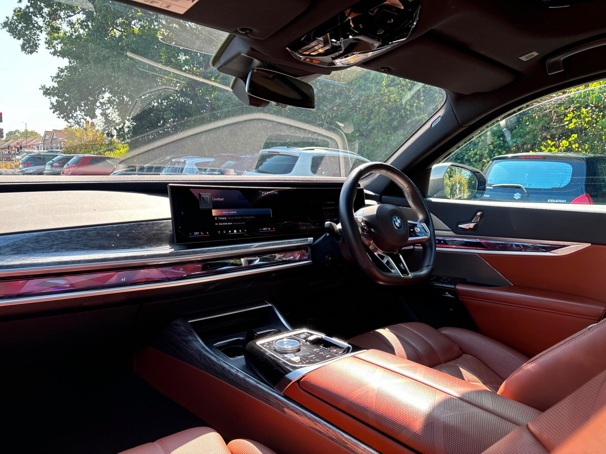 BMW I7 view 6