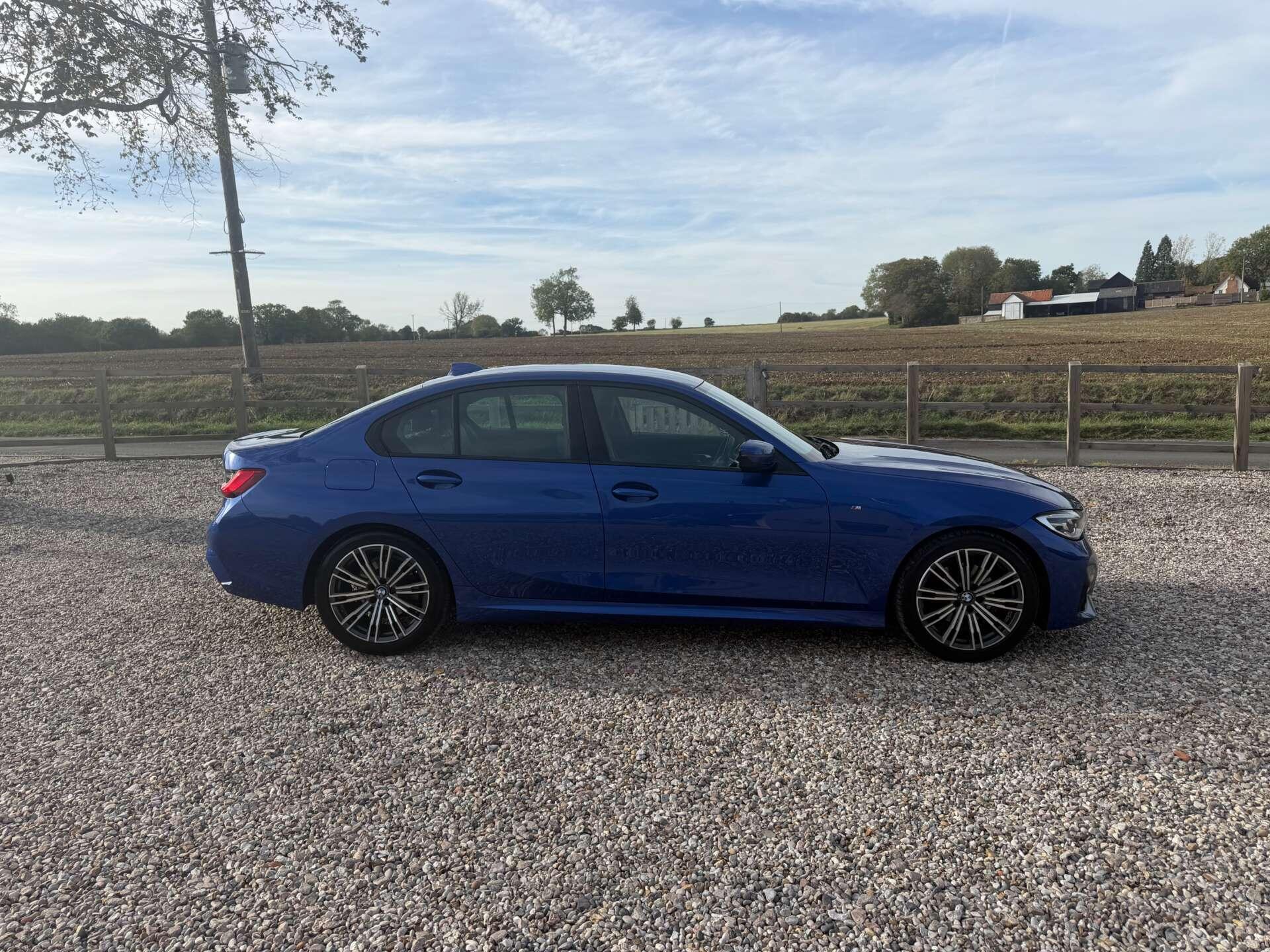 BMW 3 Series view 5