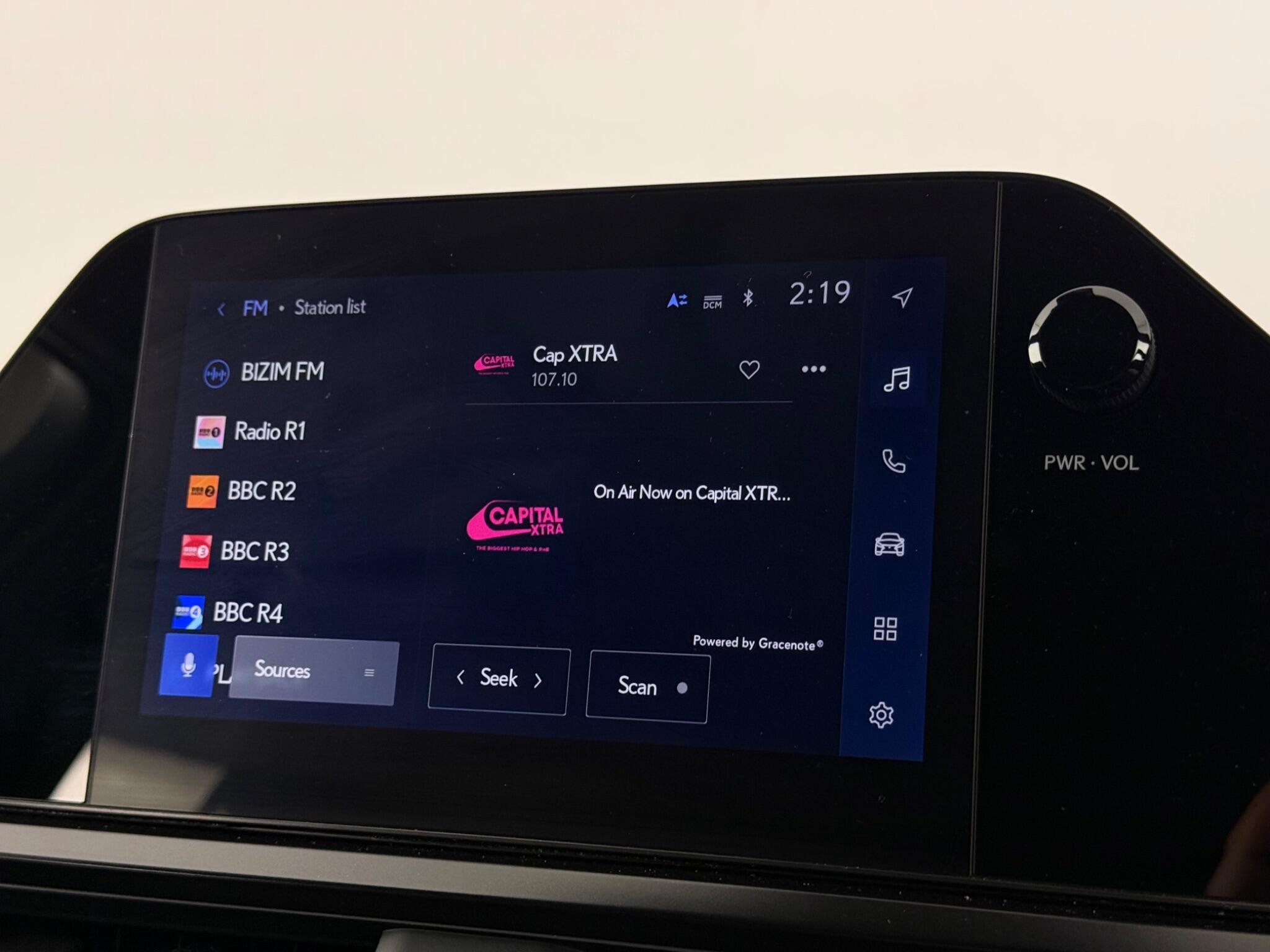 Lexus Ux view 22