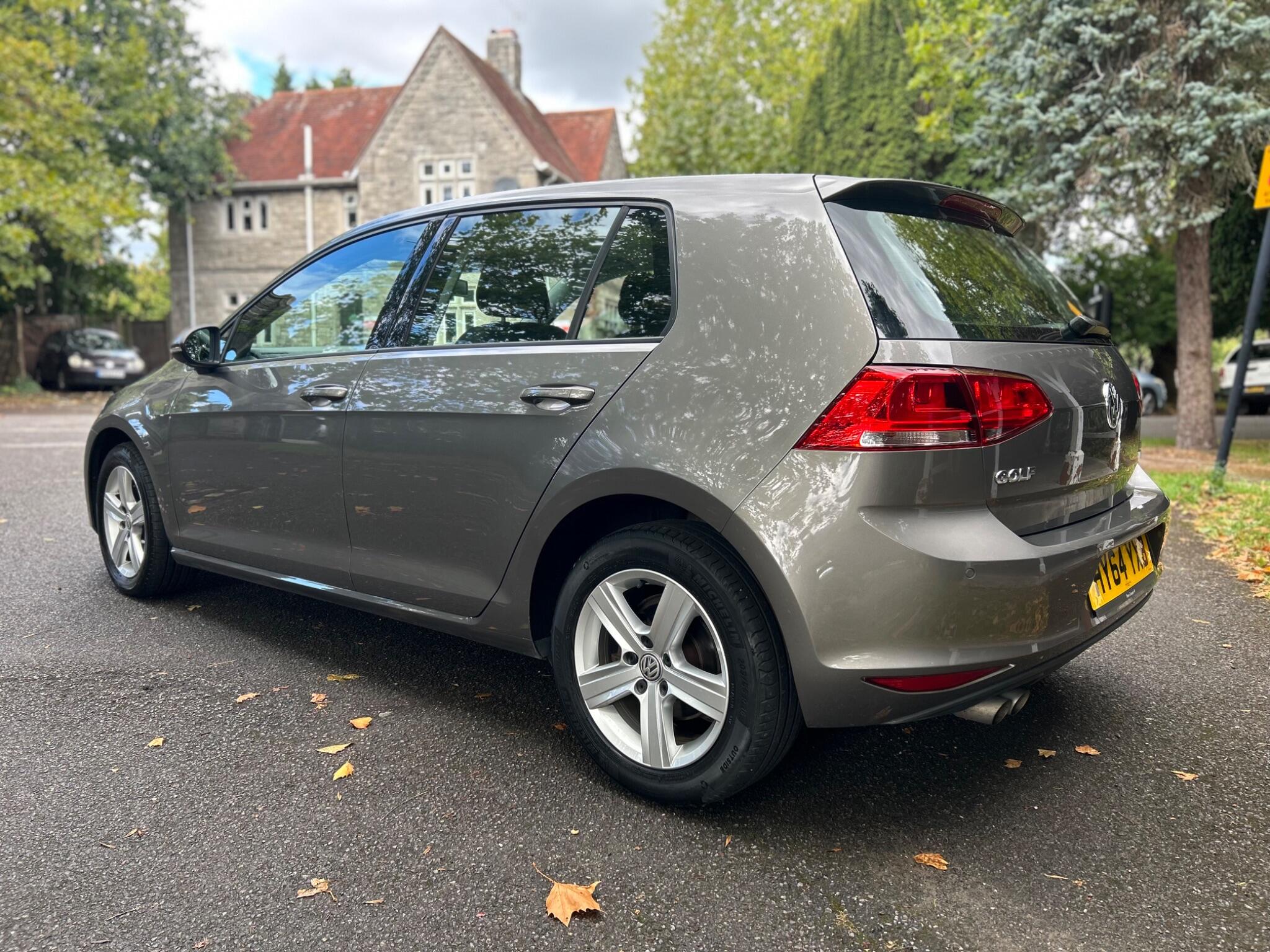 Volkswagen Golf view 19