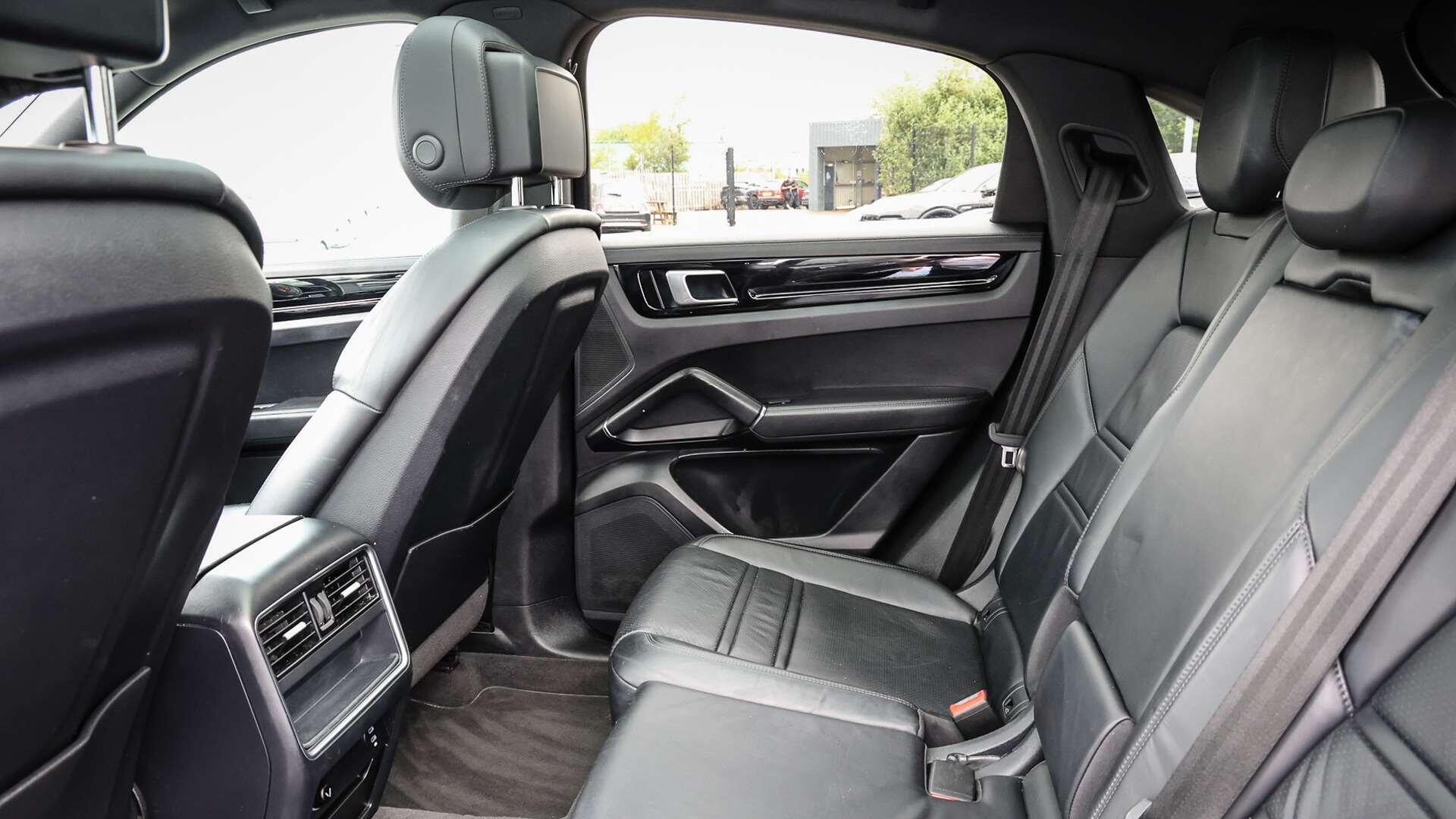 Porsche Cayenne view 20