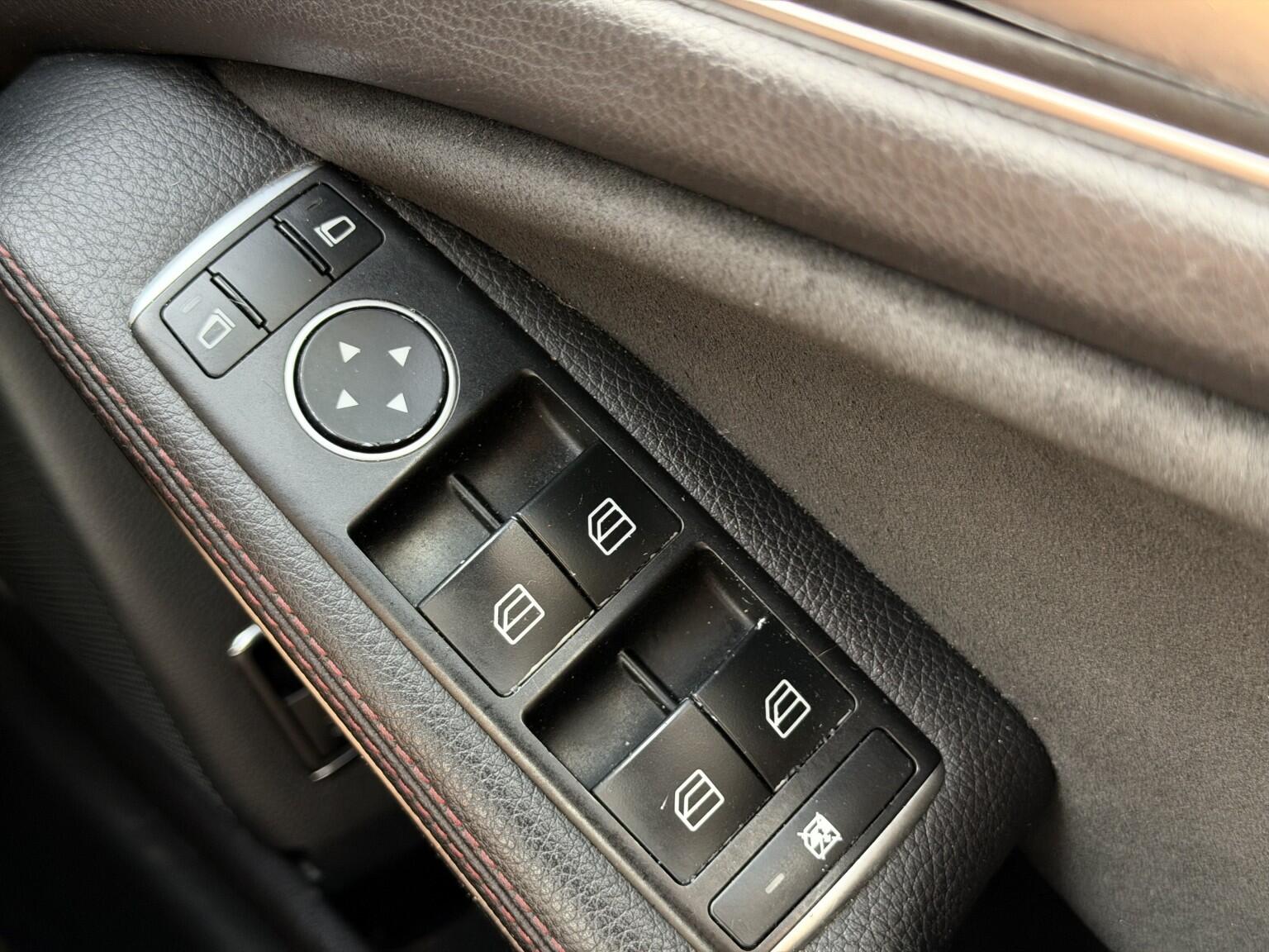 Mercedes-Benz Gla view 26