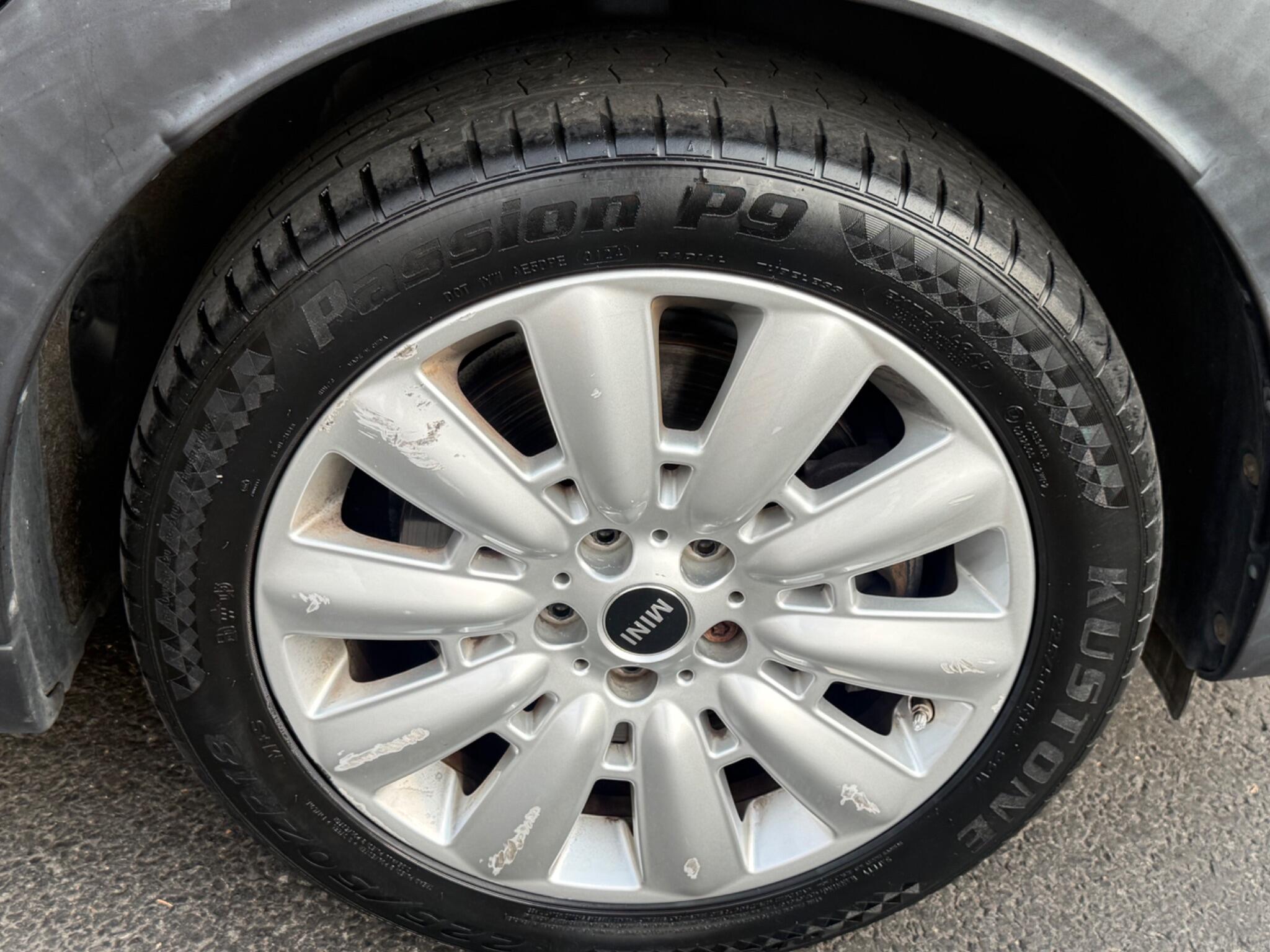 Mini Countryman view 8
