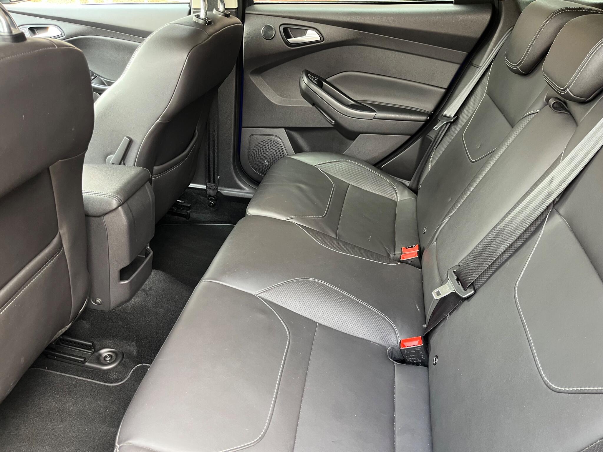 Ford Focus view 72