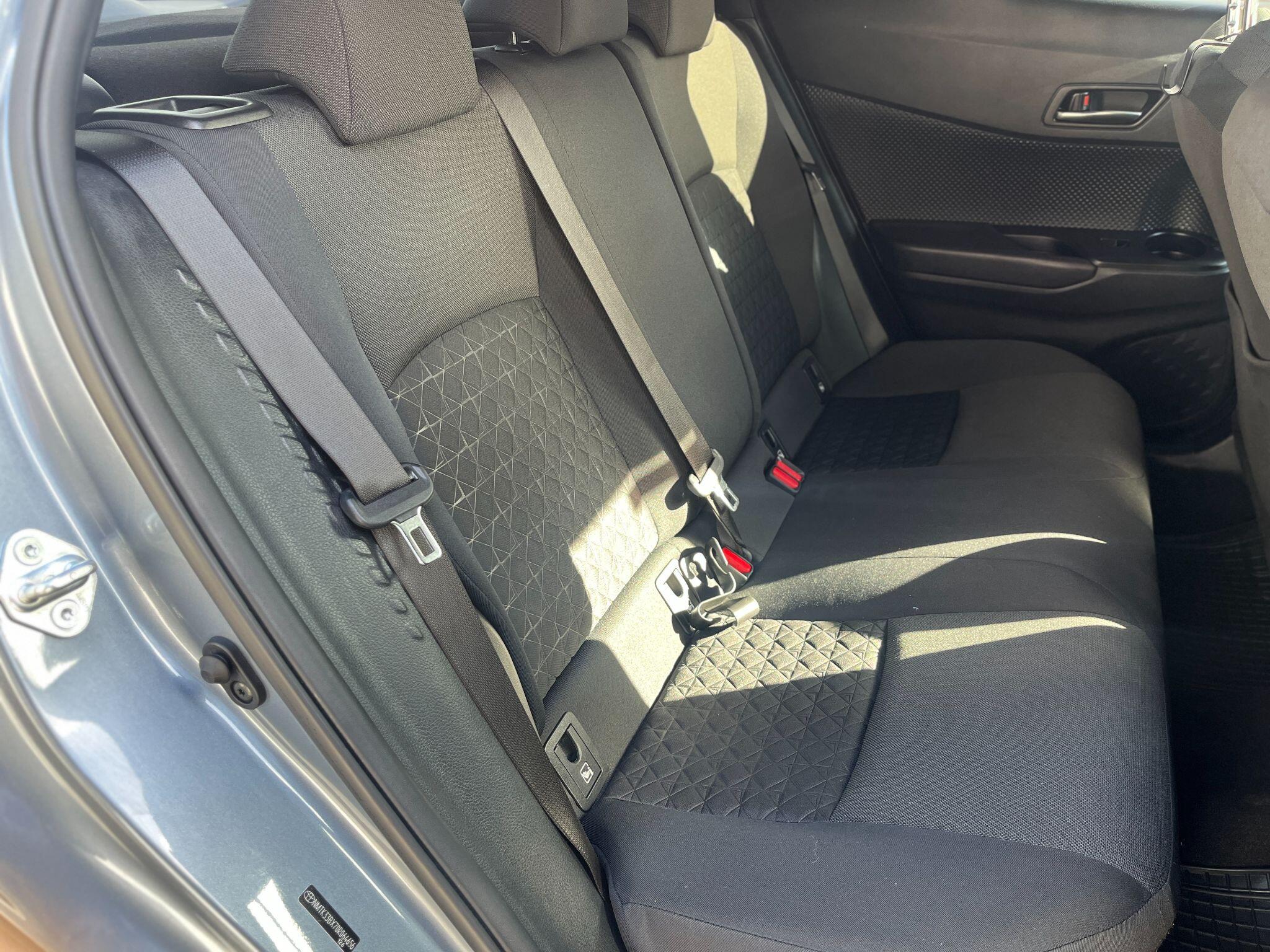 Toyota C-HR view 19