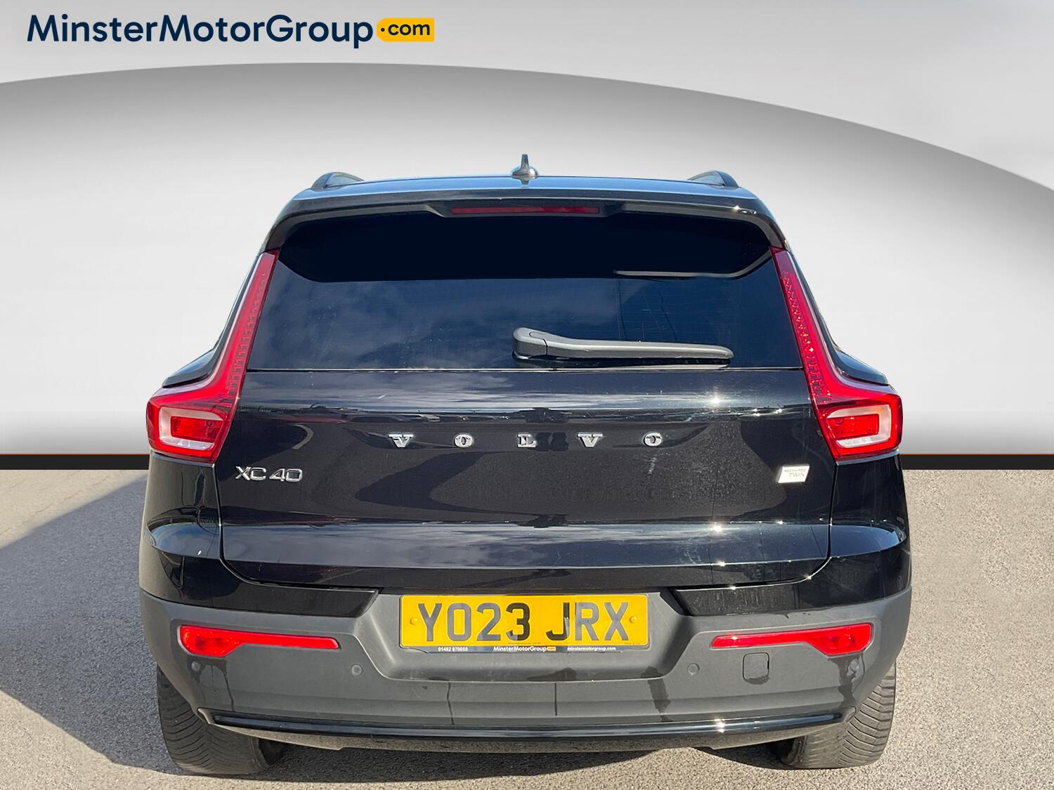 Volvo XC40 view 3