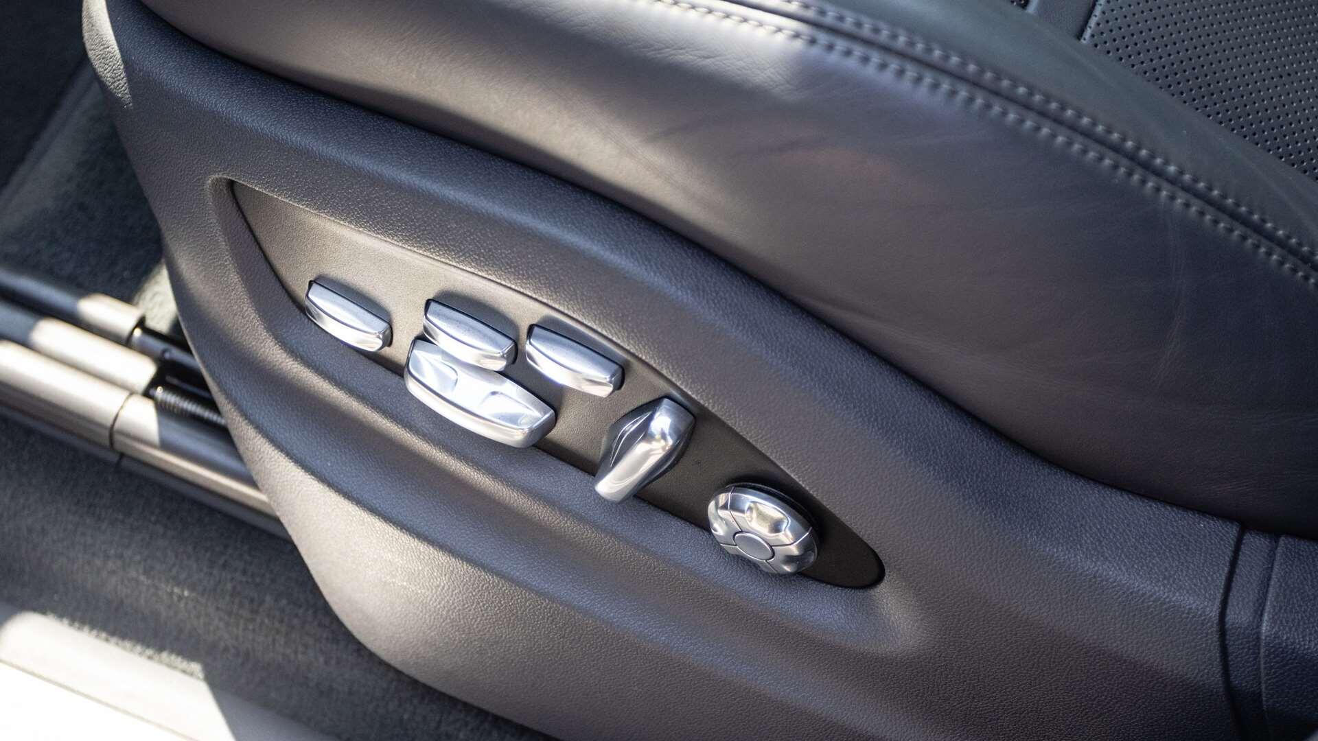 Porsche Cayenne view 38