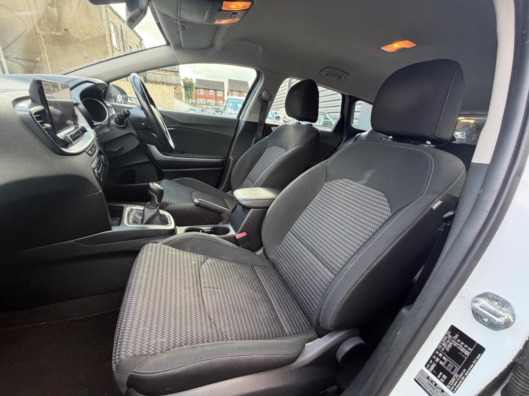 Kia Ceed view 9