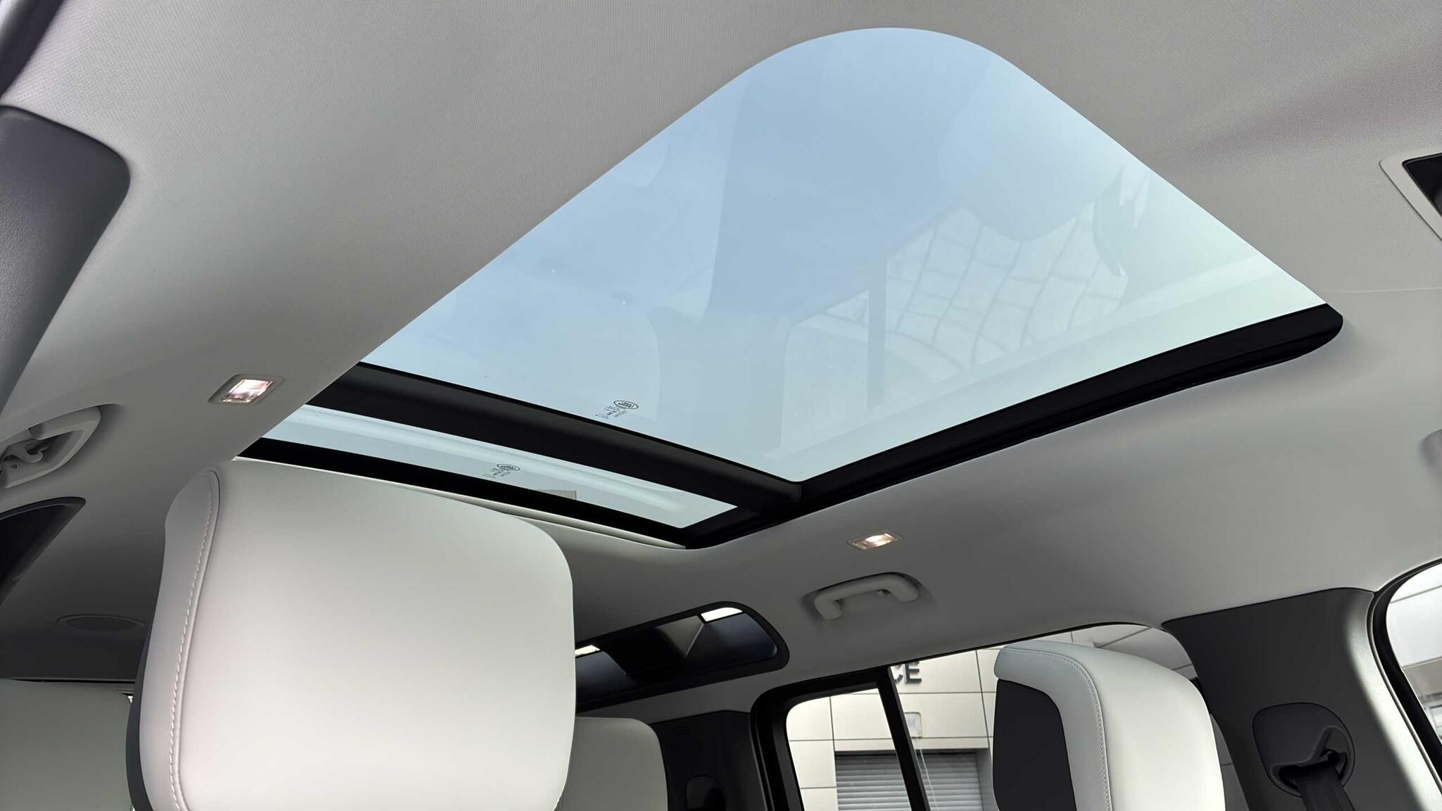 Land Rover Defender view 26