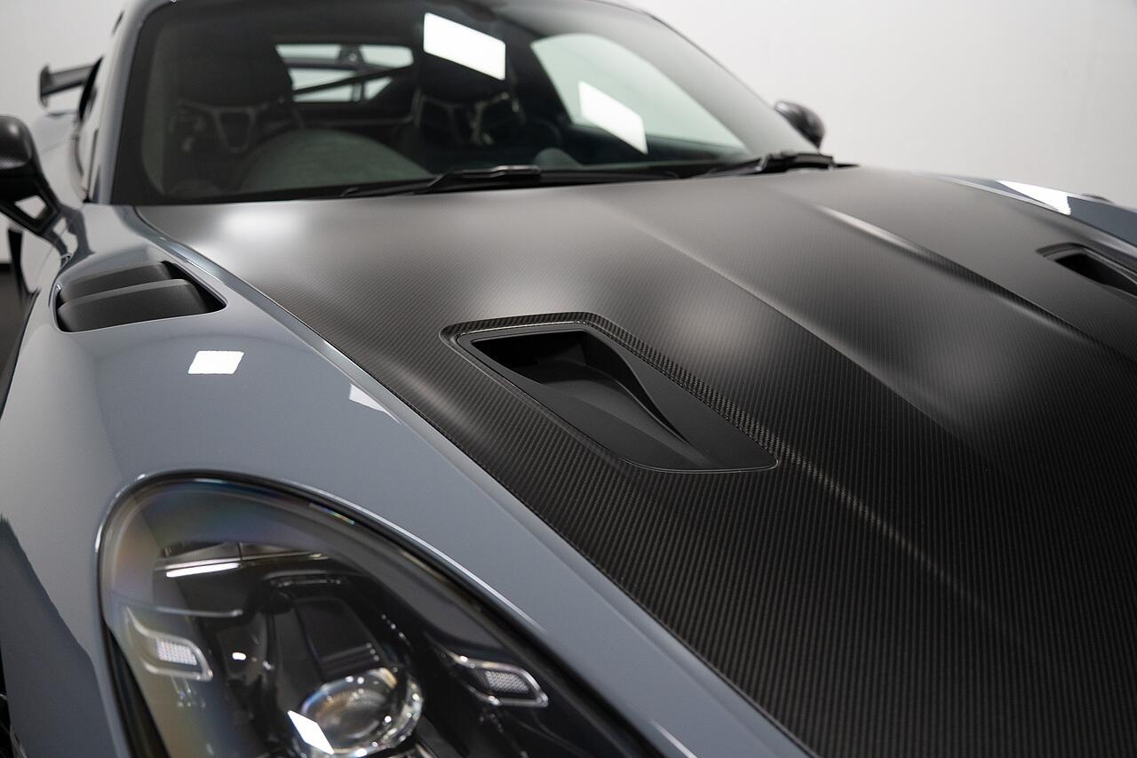 Porsche Cayman view 31