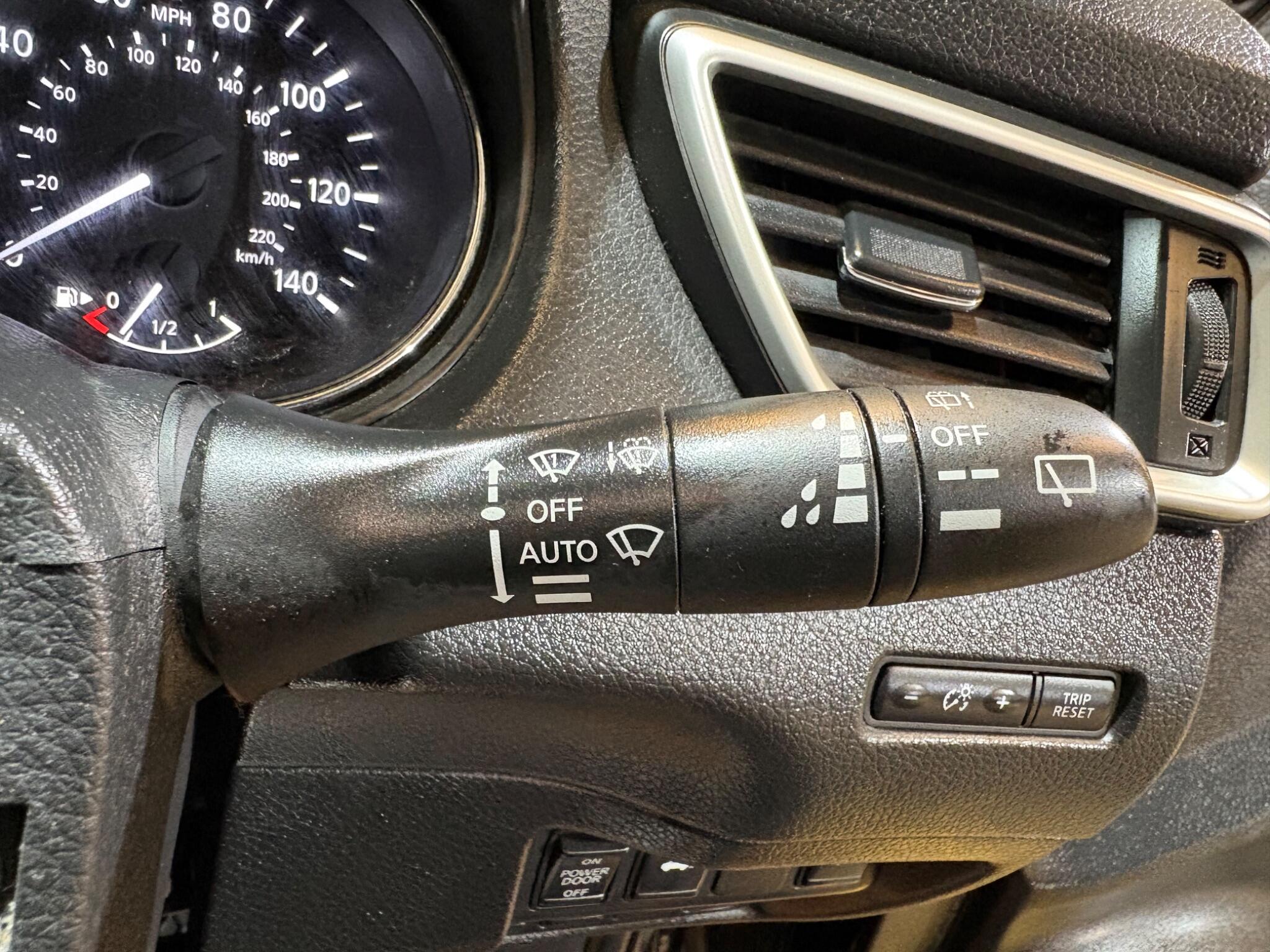 Nissan X-Trail view 28