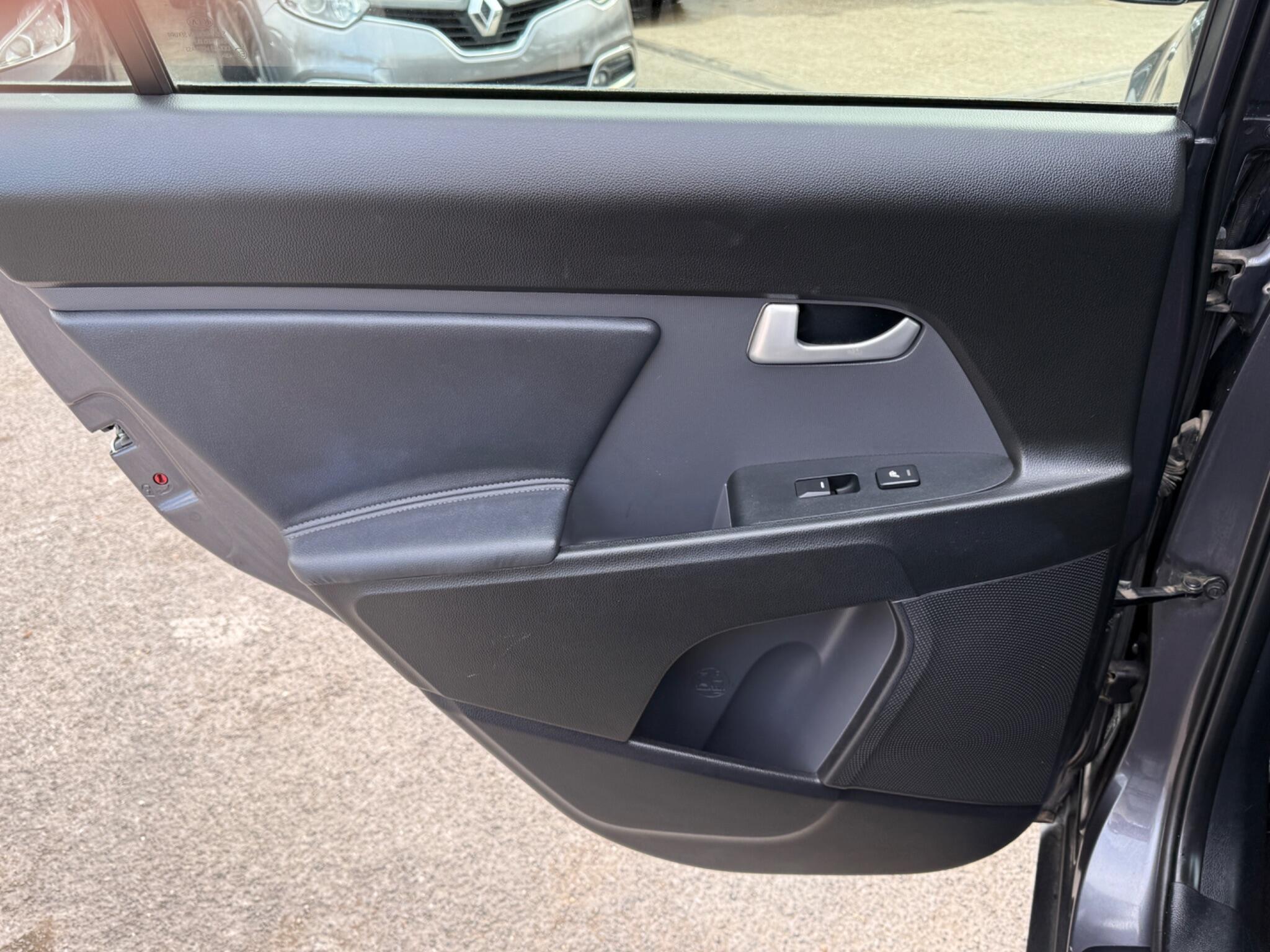 Kia Sportage - Image 65