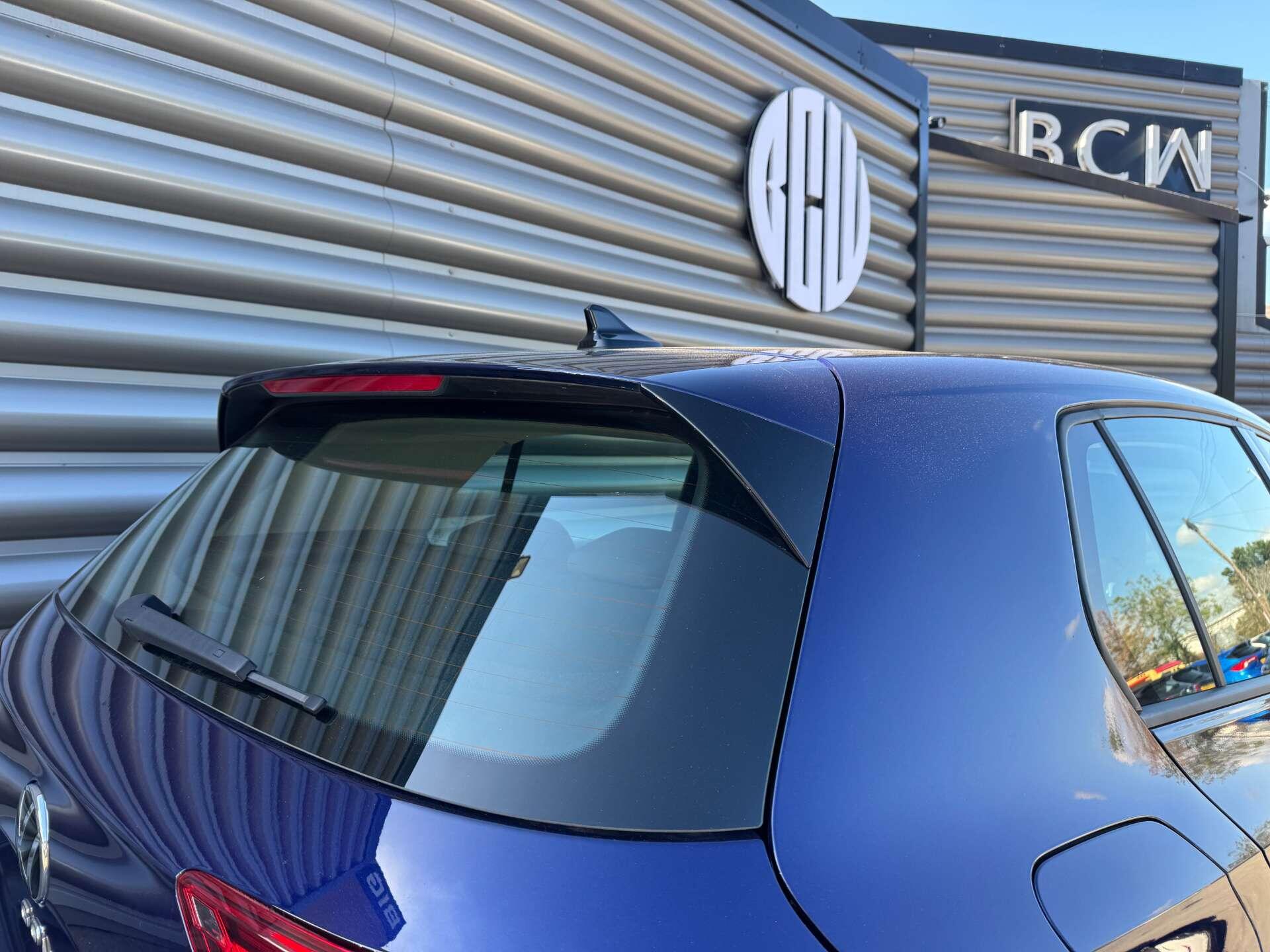 Volkswagen Golf view 9