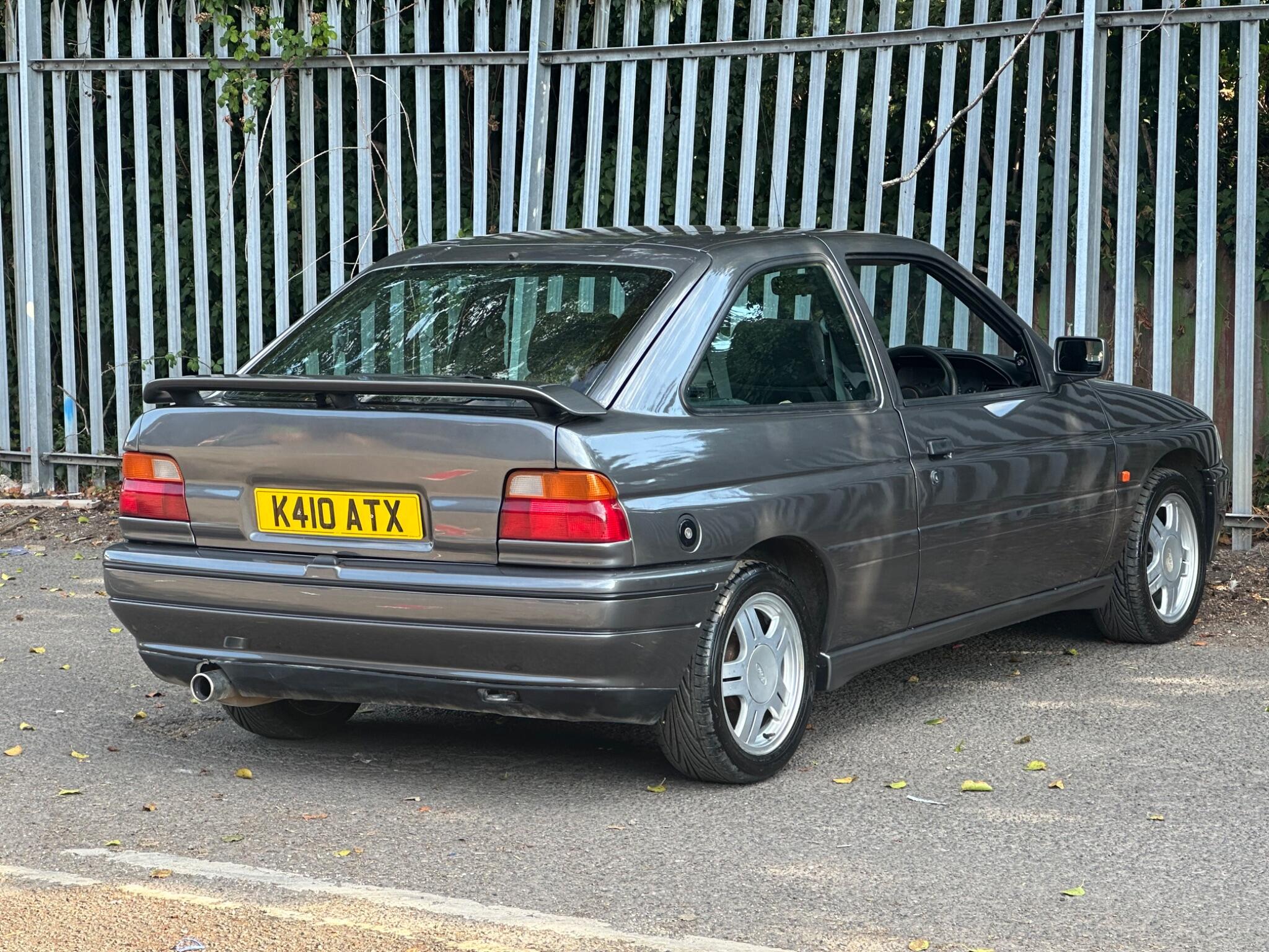 Ford Escort view 10