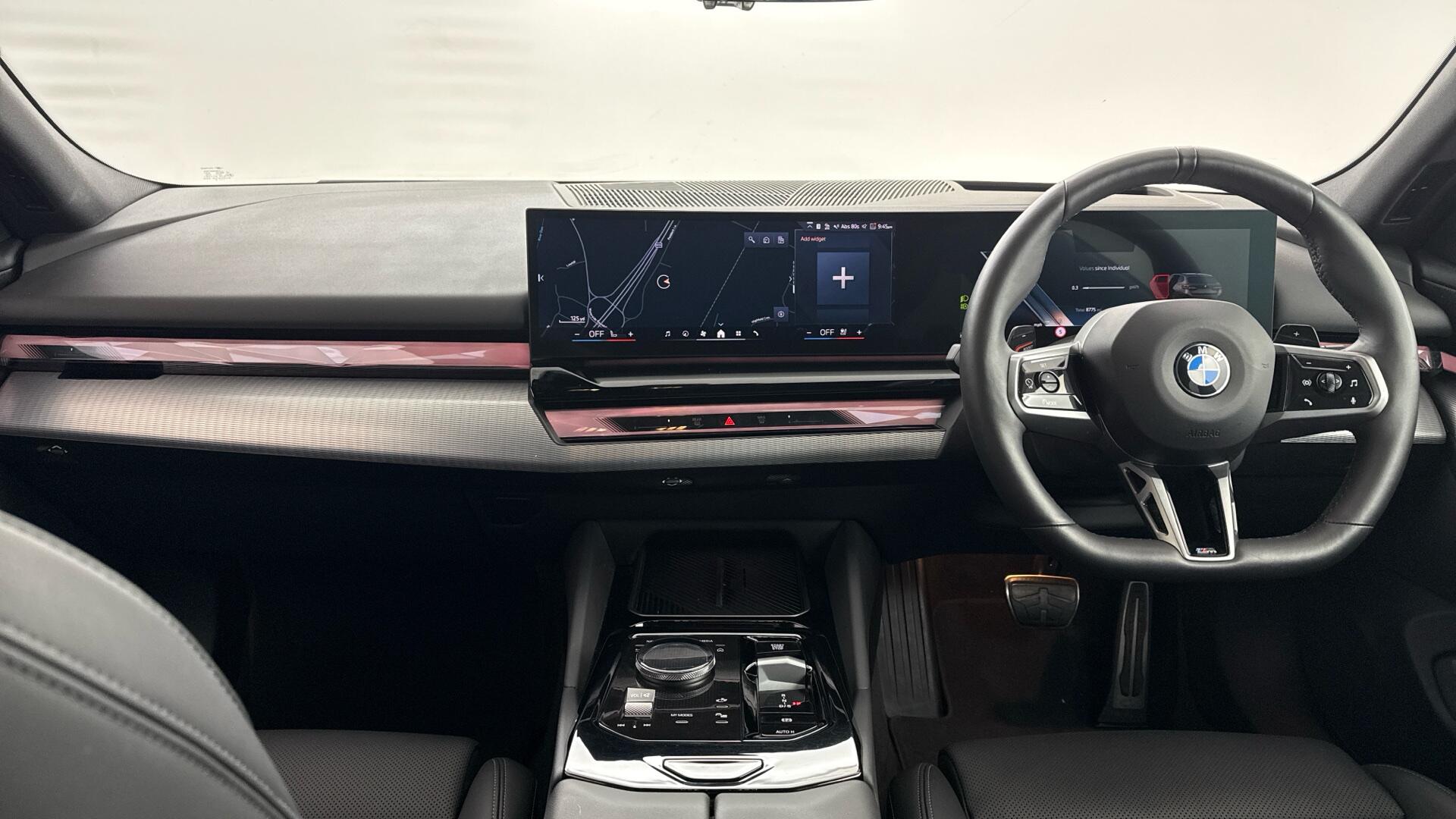 BMW 5 Series view 4