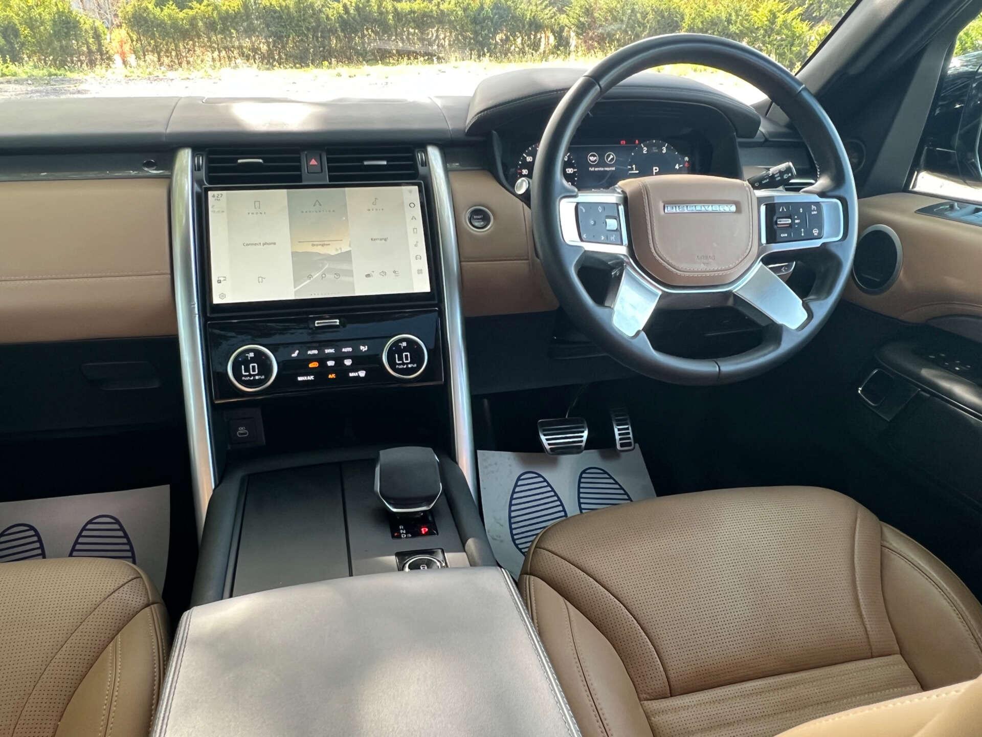 Land Rover Discovery view 32