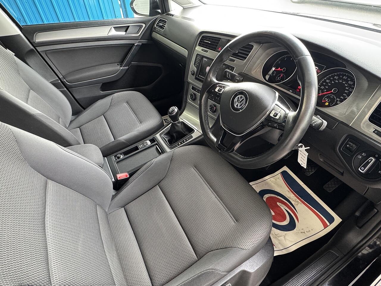 Volkswagen Golf view 10