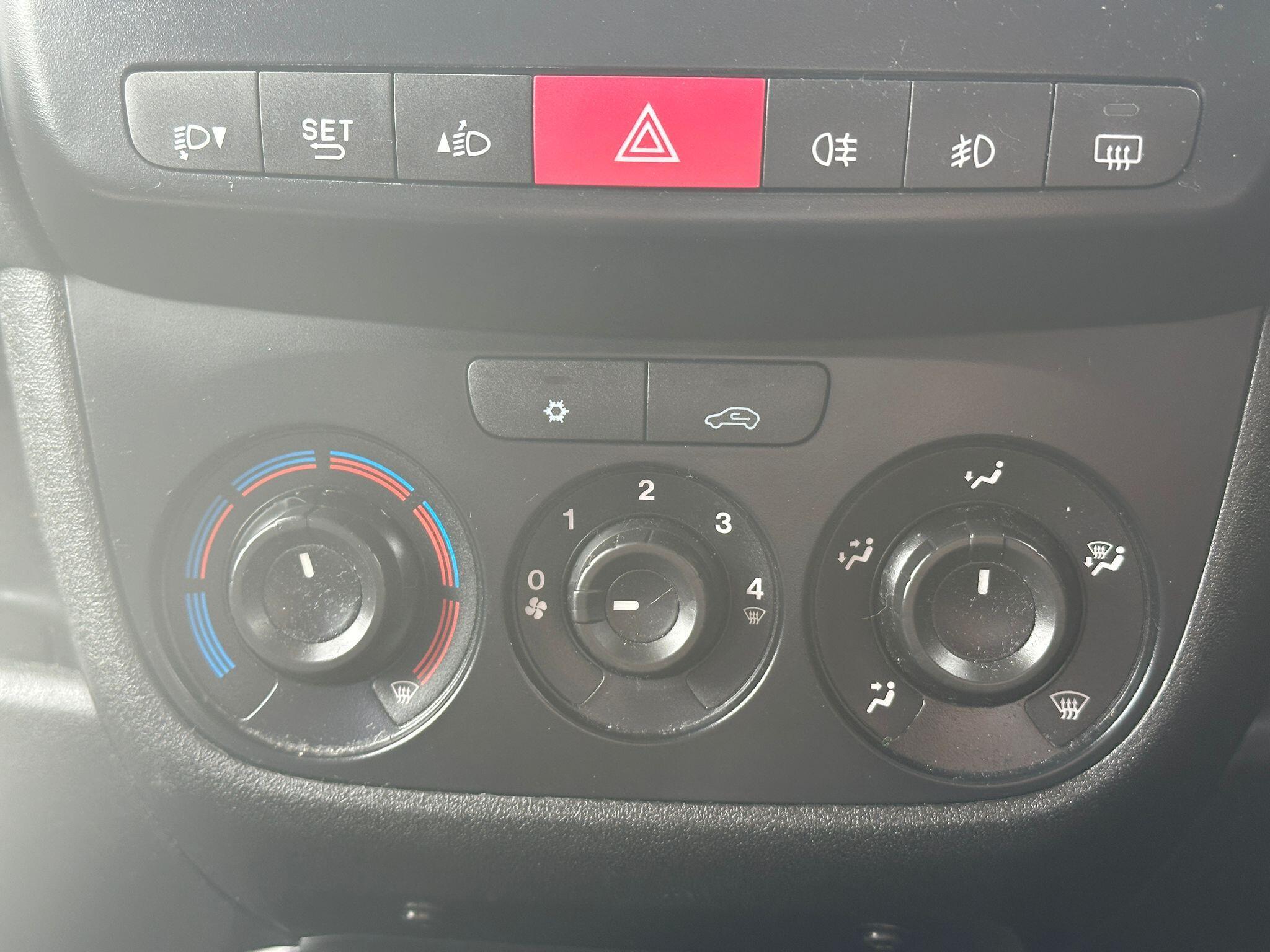 Fiat Doblo view 13