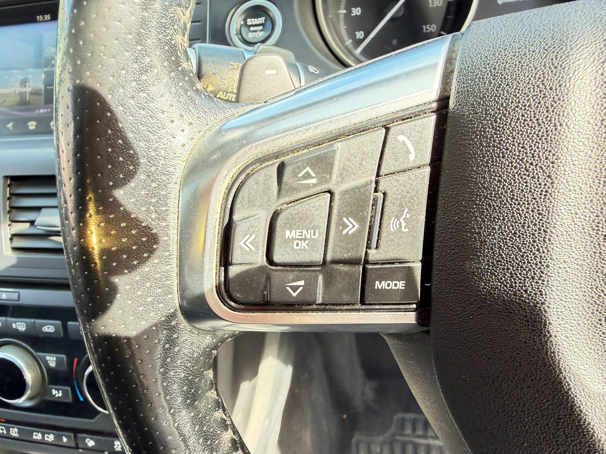Land Rover Discovery Sport view 22