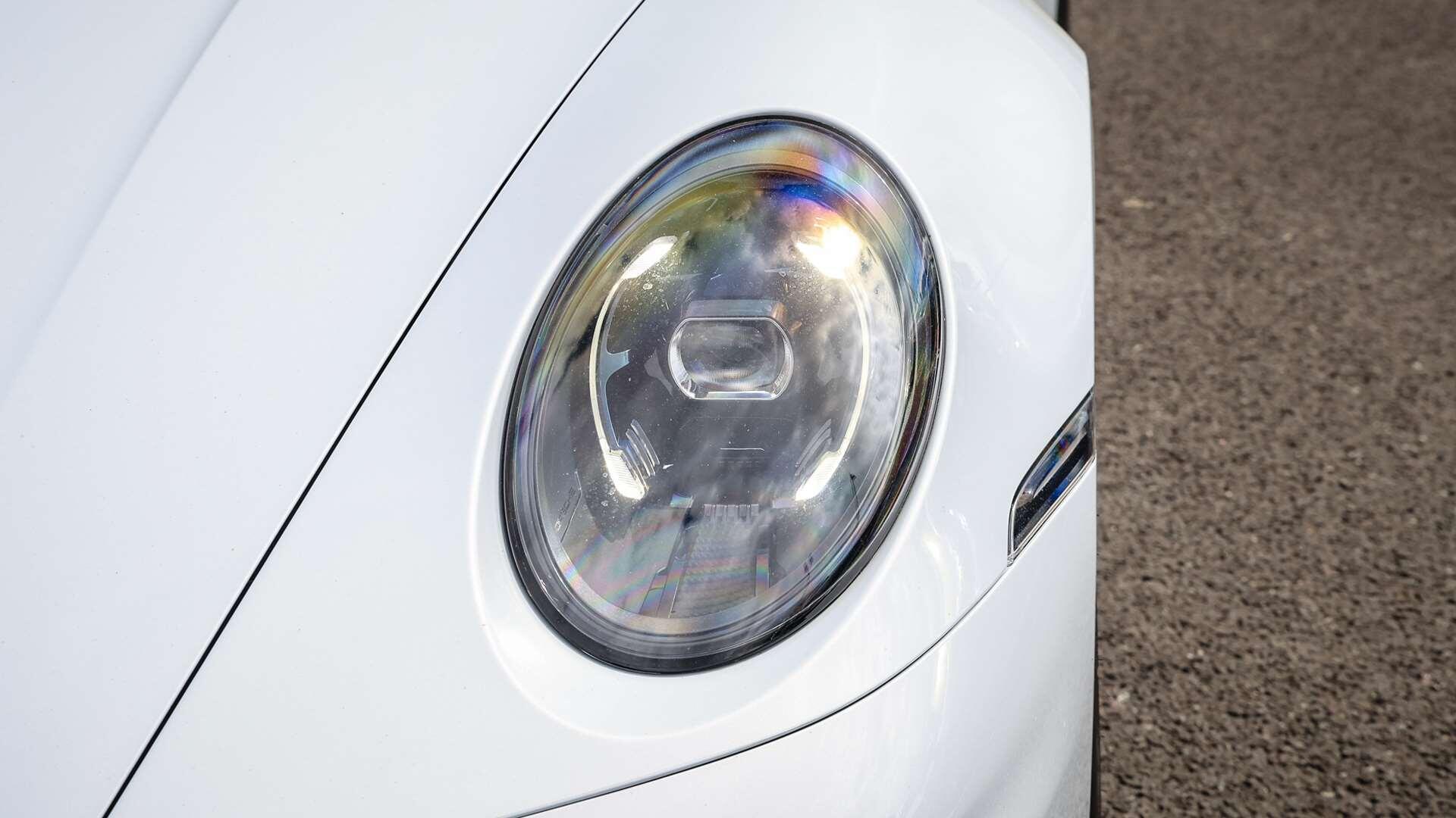 Porsche 911 view 28