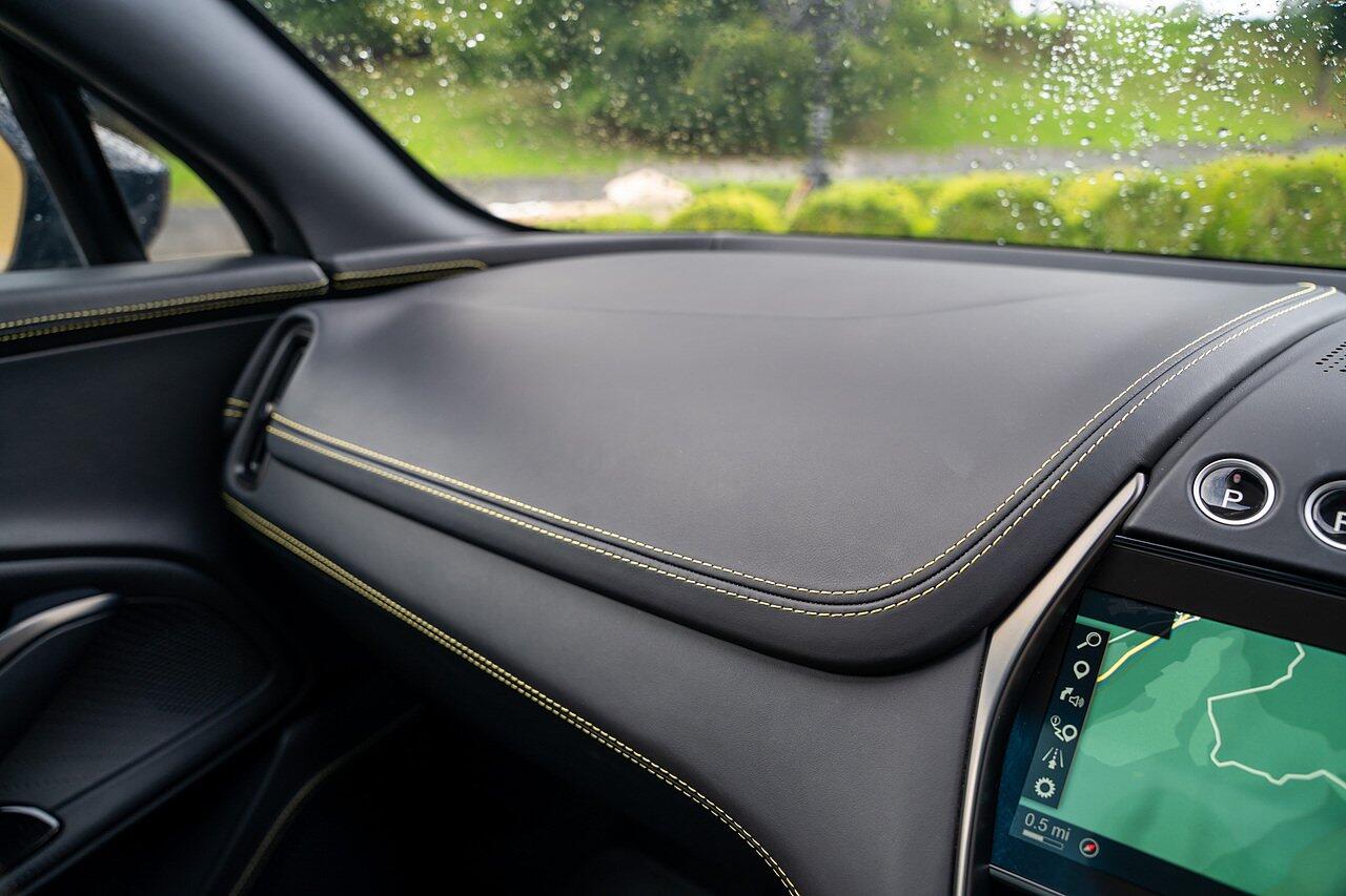 Aston Martin DBX view 55