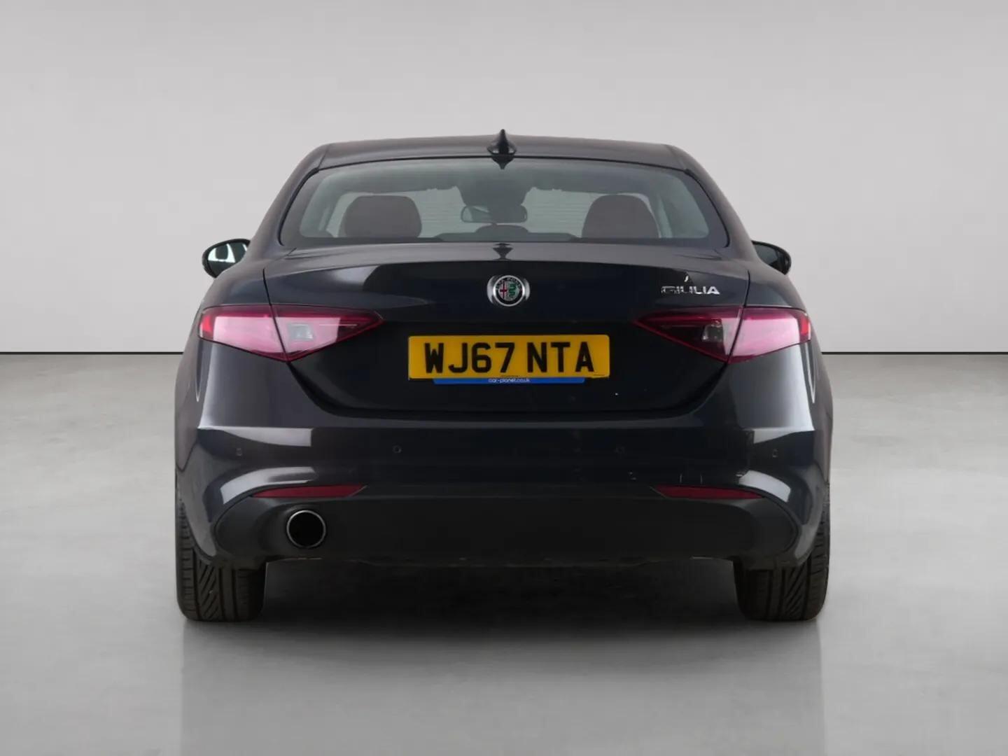 Alfa Romeo Giulia view 7