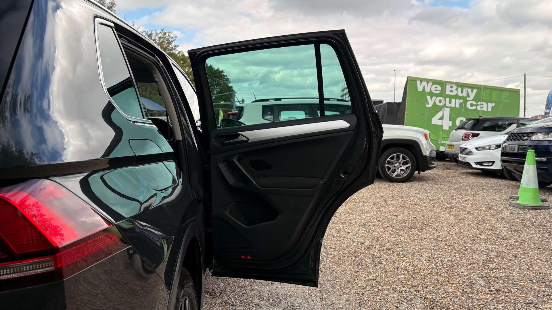 Volkswagen Tiguan view 48
