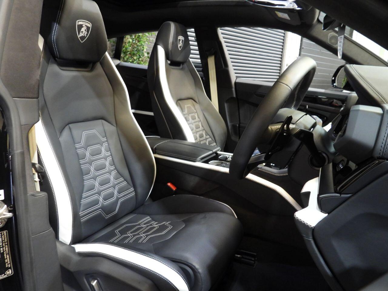 Lamborghini Urus view 16