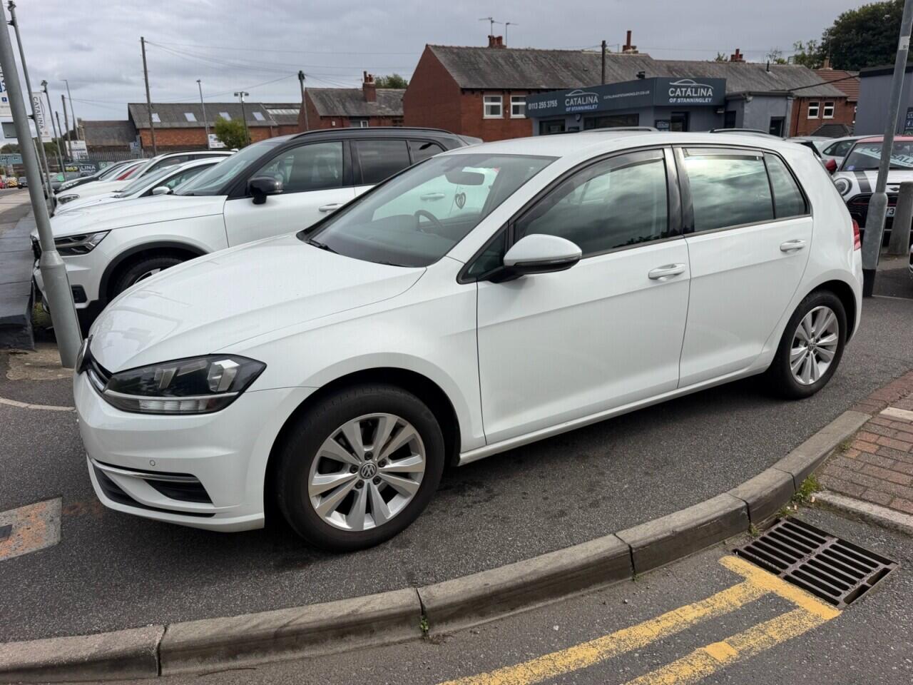 Volkswagen Golf view 4