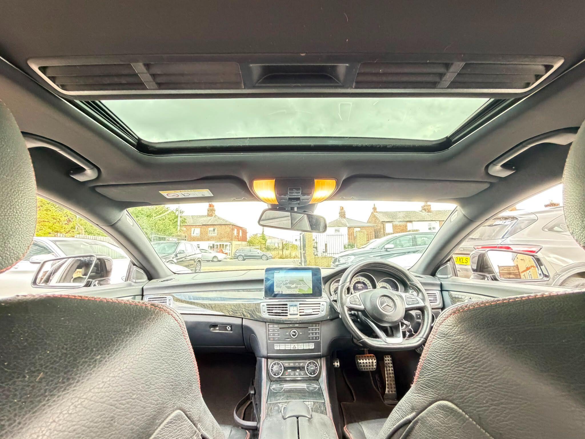 Mercedes-Benz CLS view 24