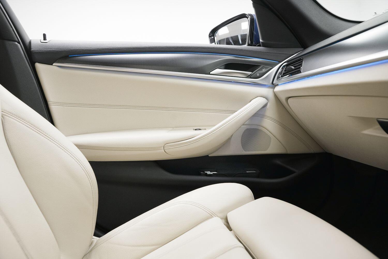 BMW 5 Series view 21