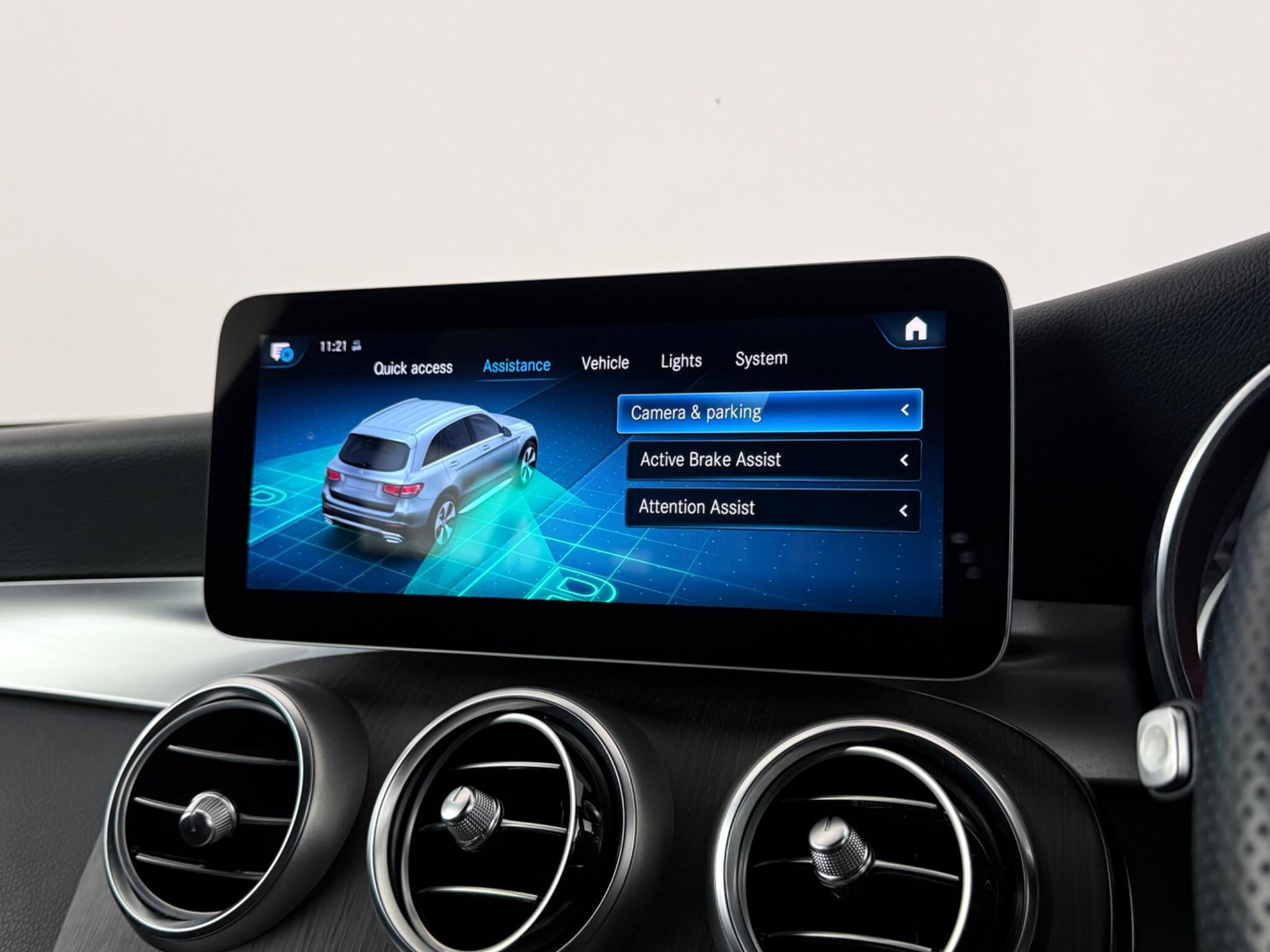 Mercedes-Benz GLC view 30