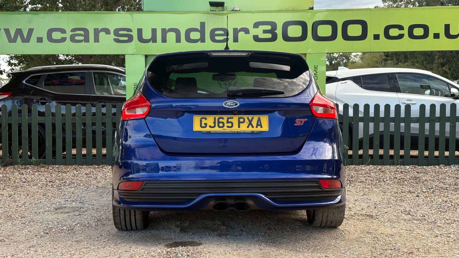 Ford Focus view 9