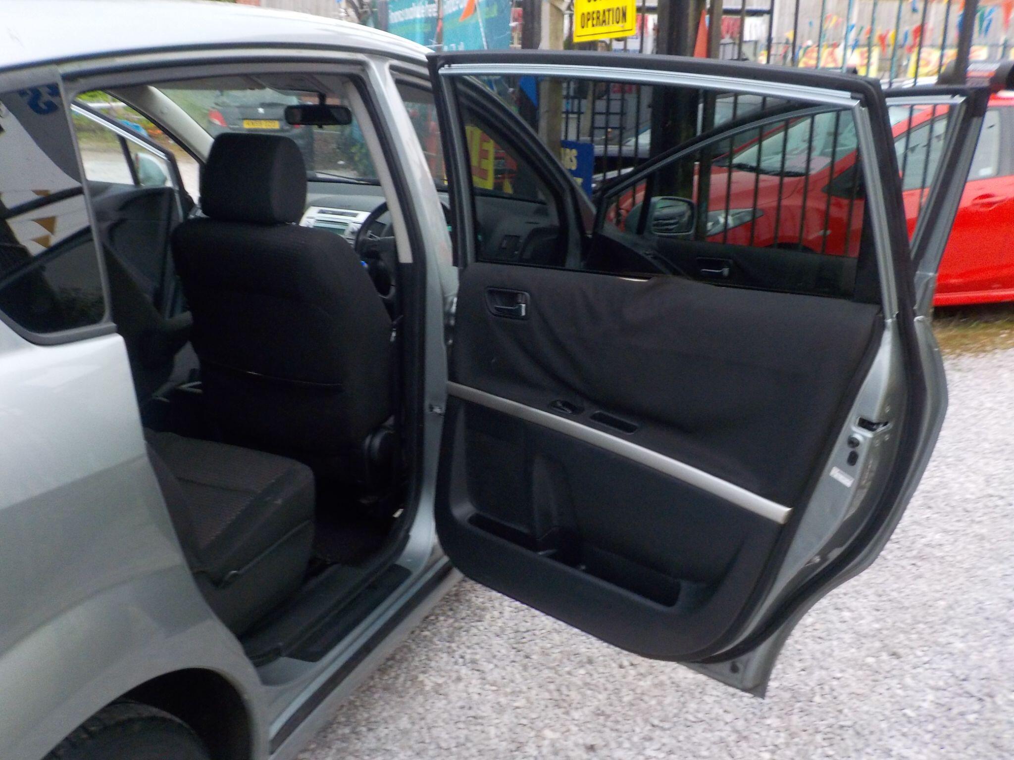 Toyota Corolla Verso 2.2 D-4D SR 5dr