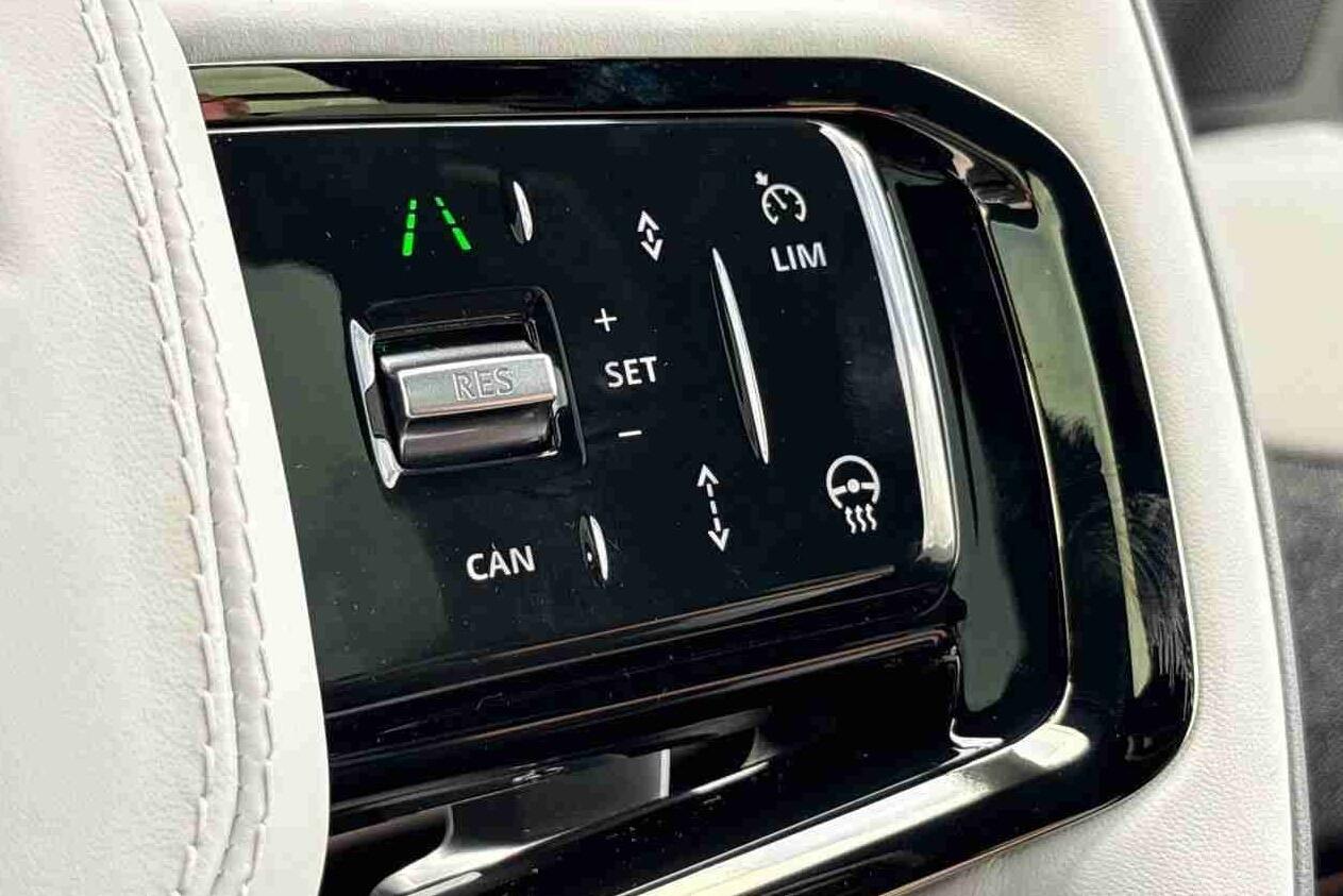Land Rover Range Rover Sport view 34