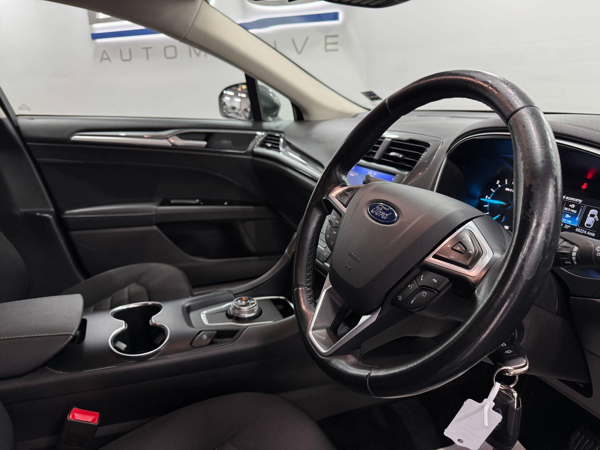 Ford Mondeo view 18