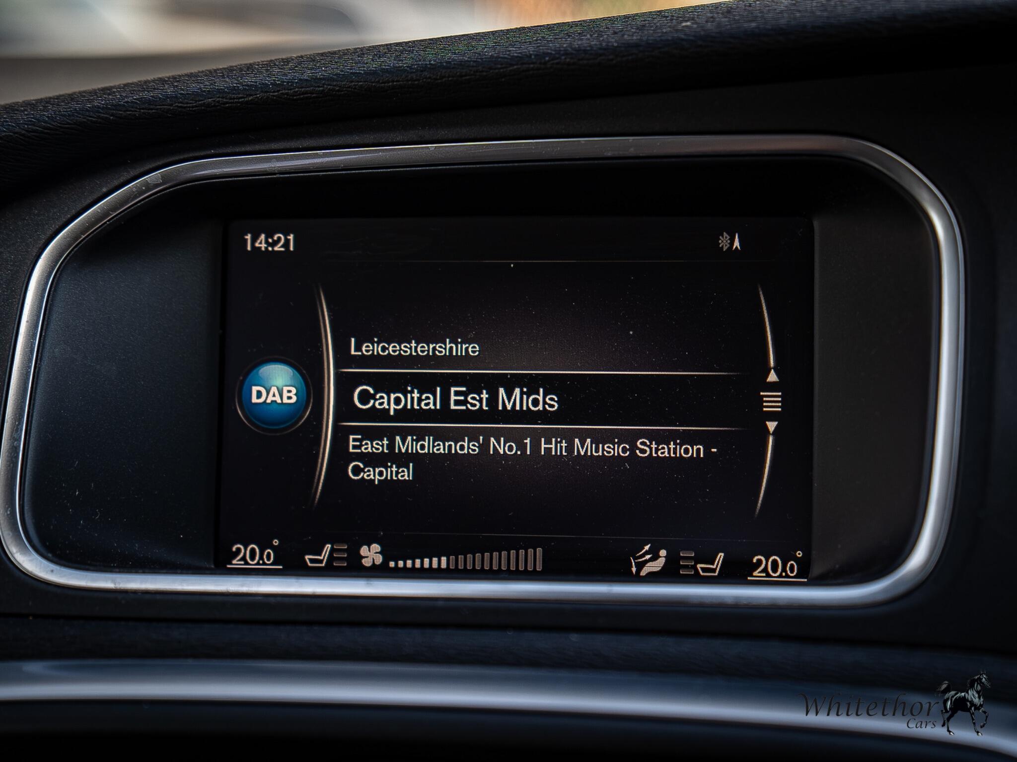 Volvo V40 view 26