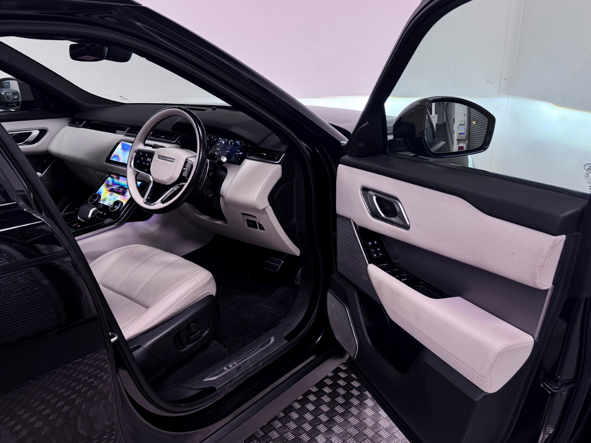 Land Rover Range Rover Velar view 14